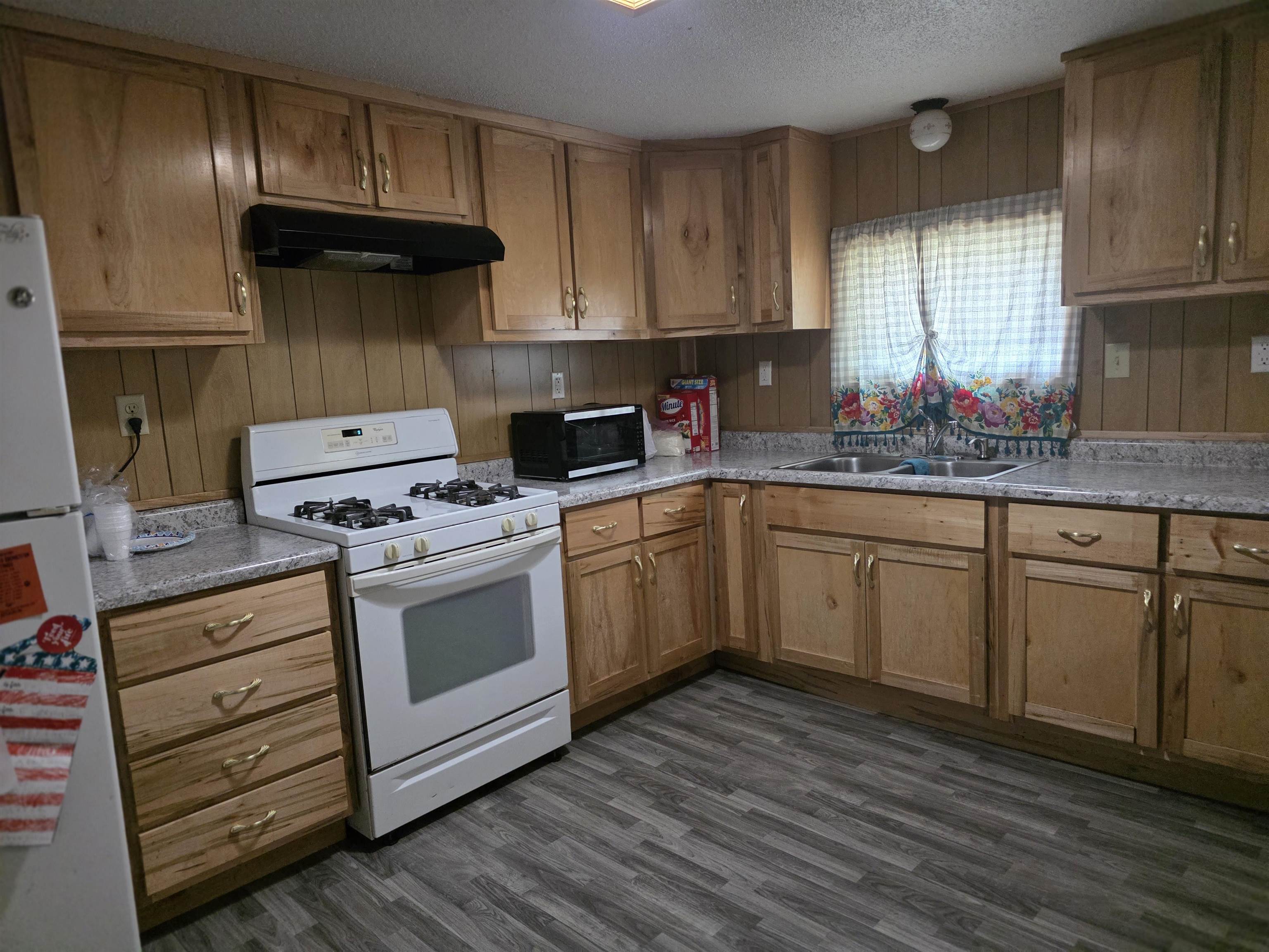 6053 Nw Mill Property Photo 4