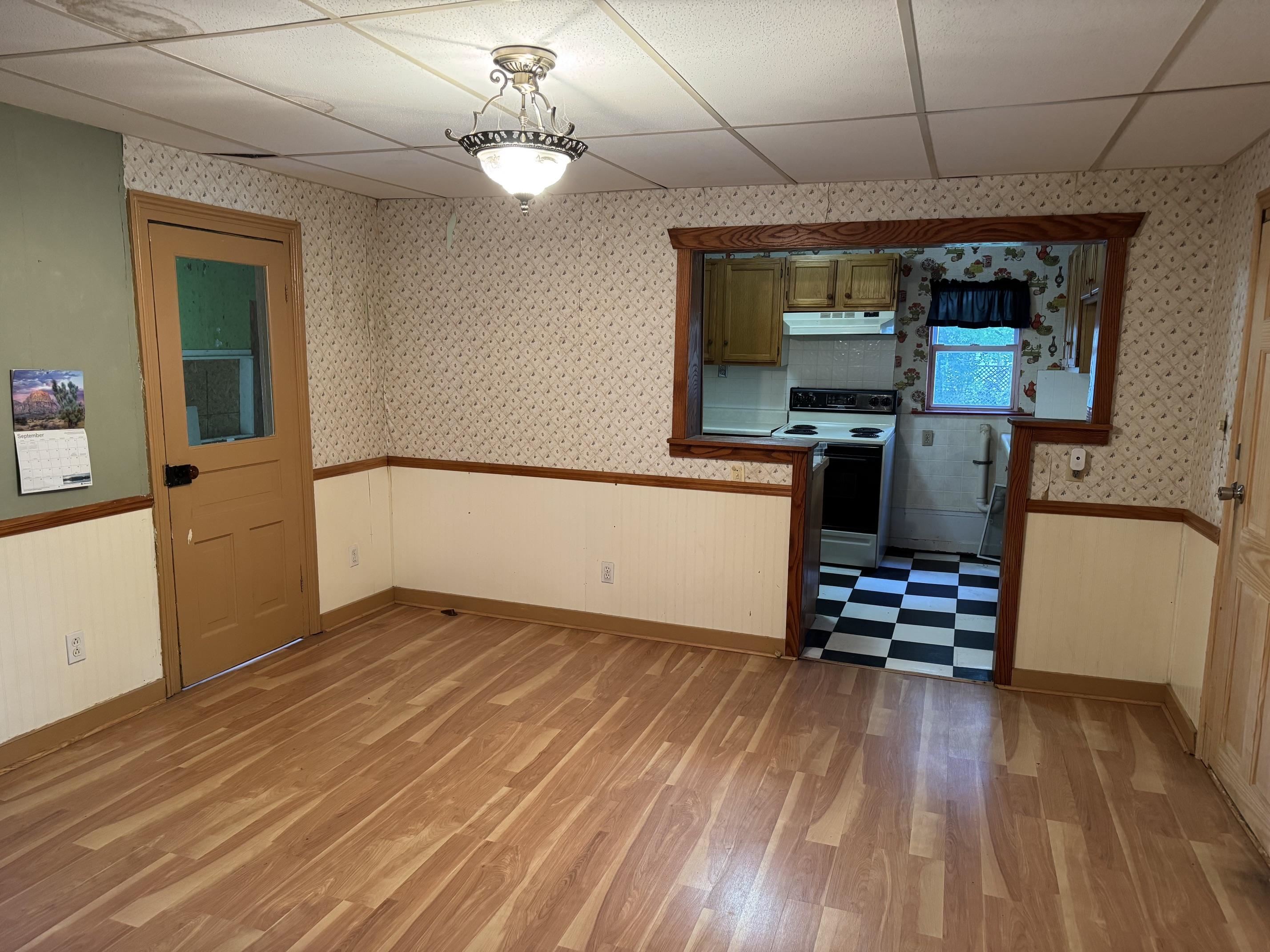 225 N Hayes Street Property Photo 7
