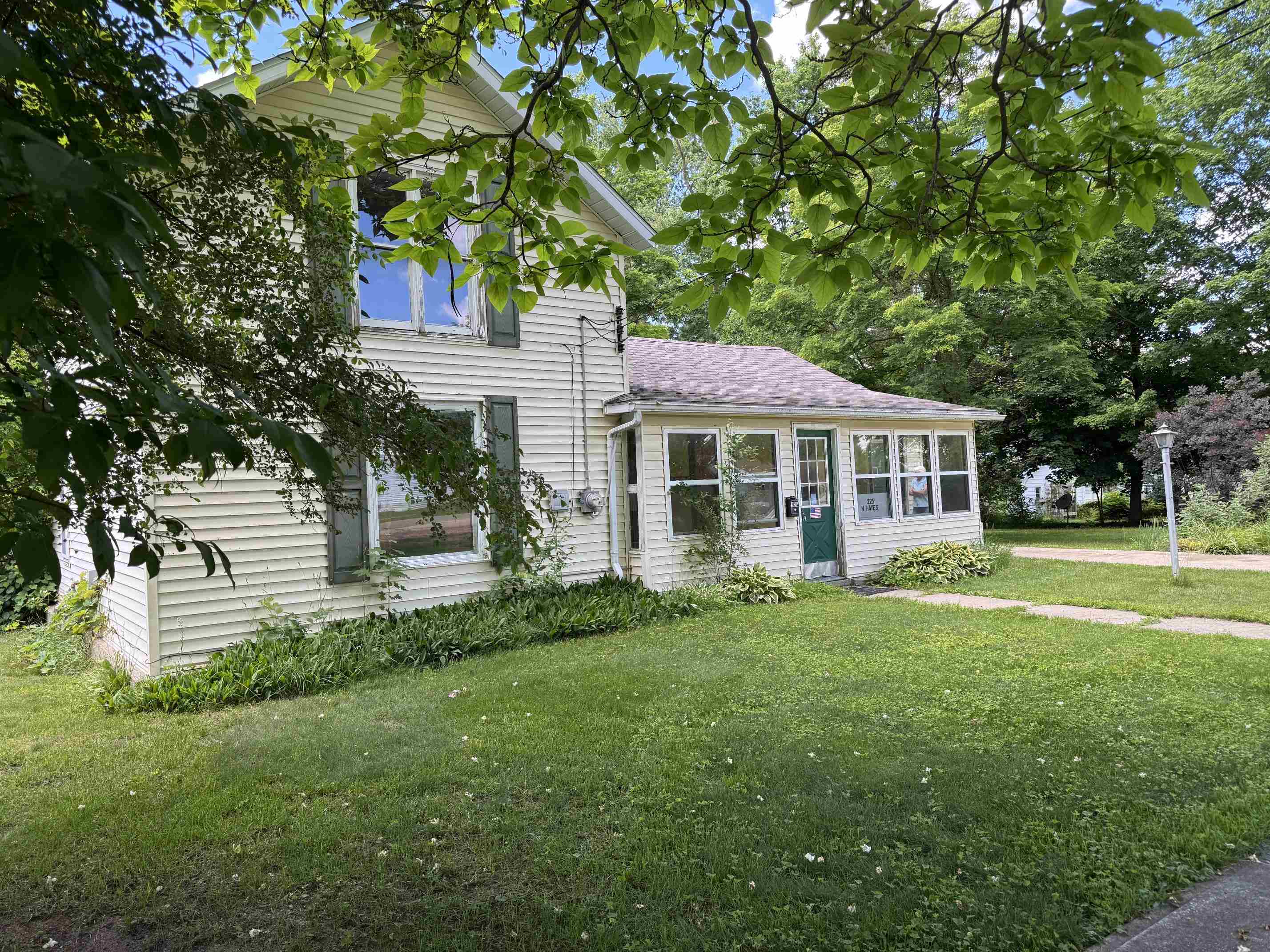 225 N Hayes Street Property Photo 22