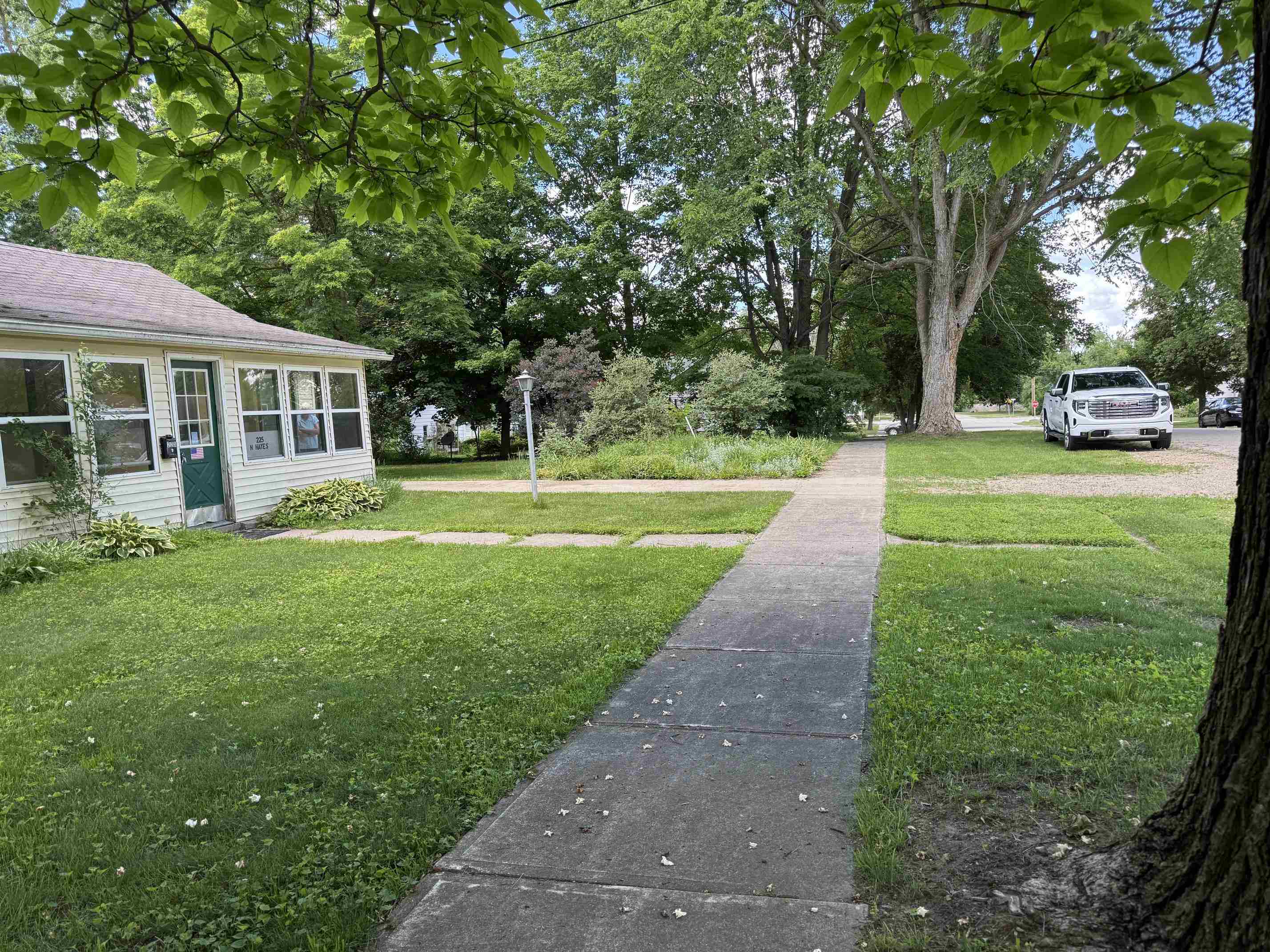 225 N Hayes Street Property Photo 25