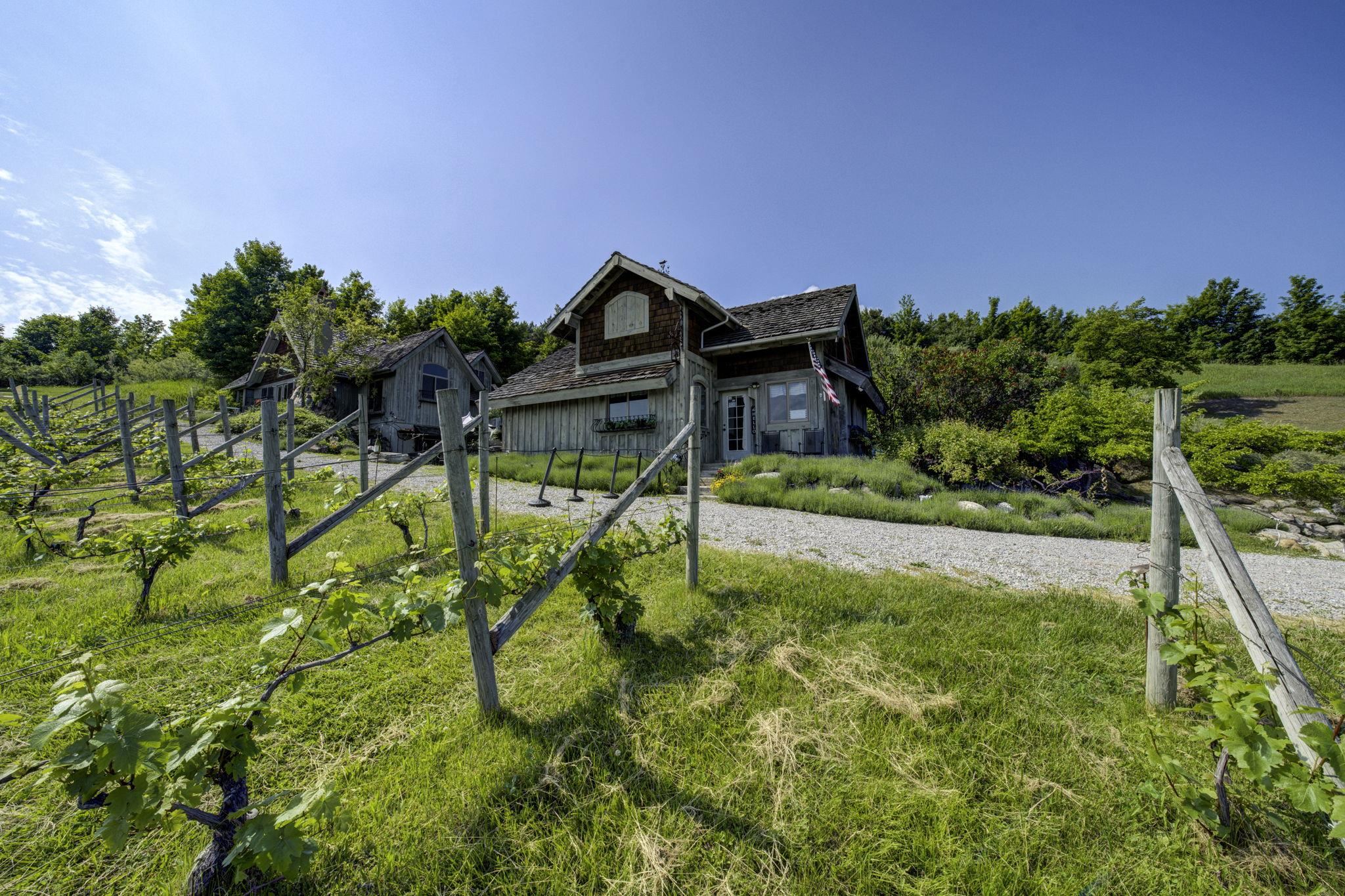 10702 E Hilltop Road Property Photo 7