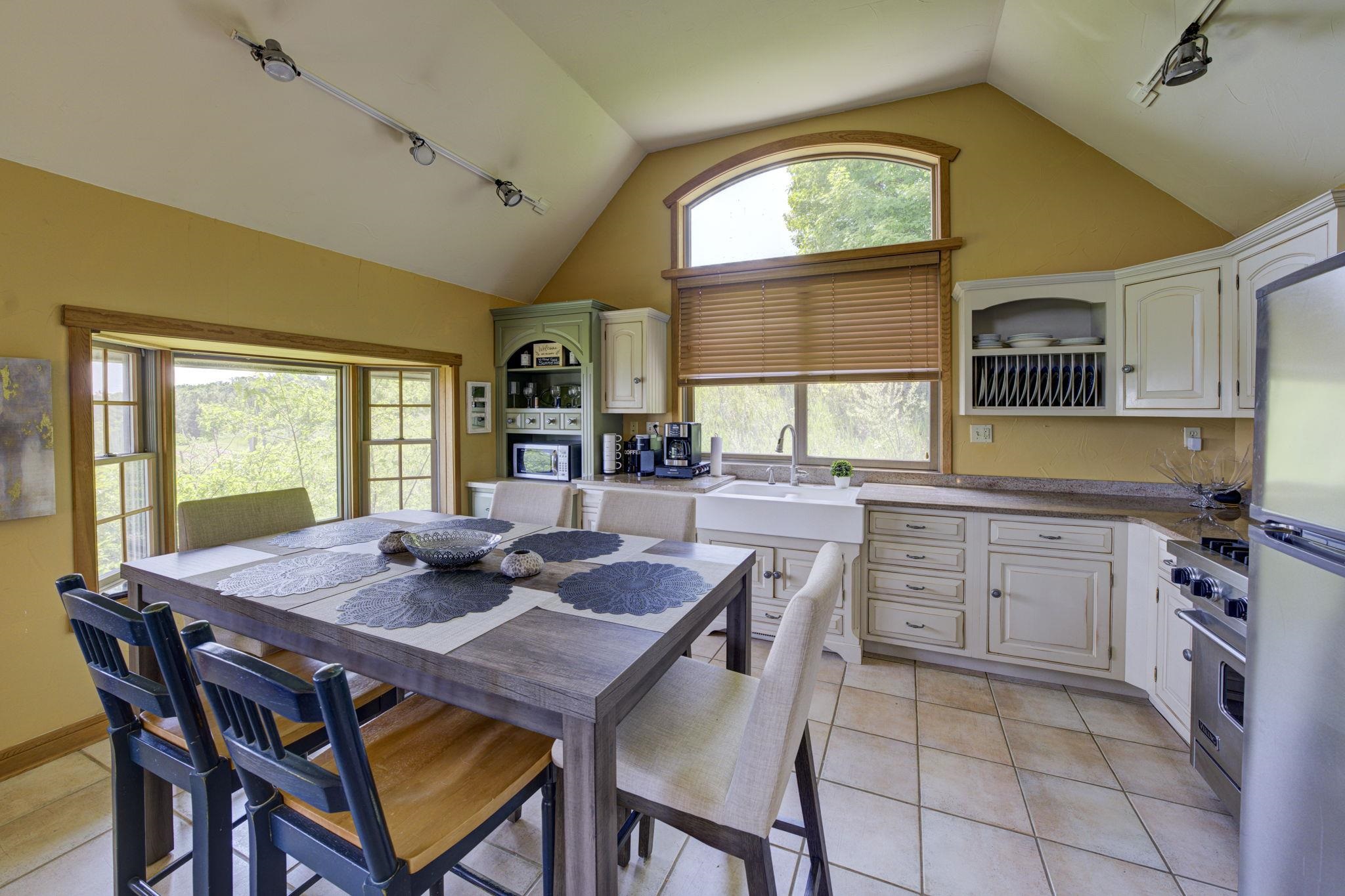 10702 E Hilltop Road Property Photo 18