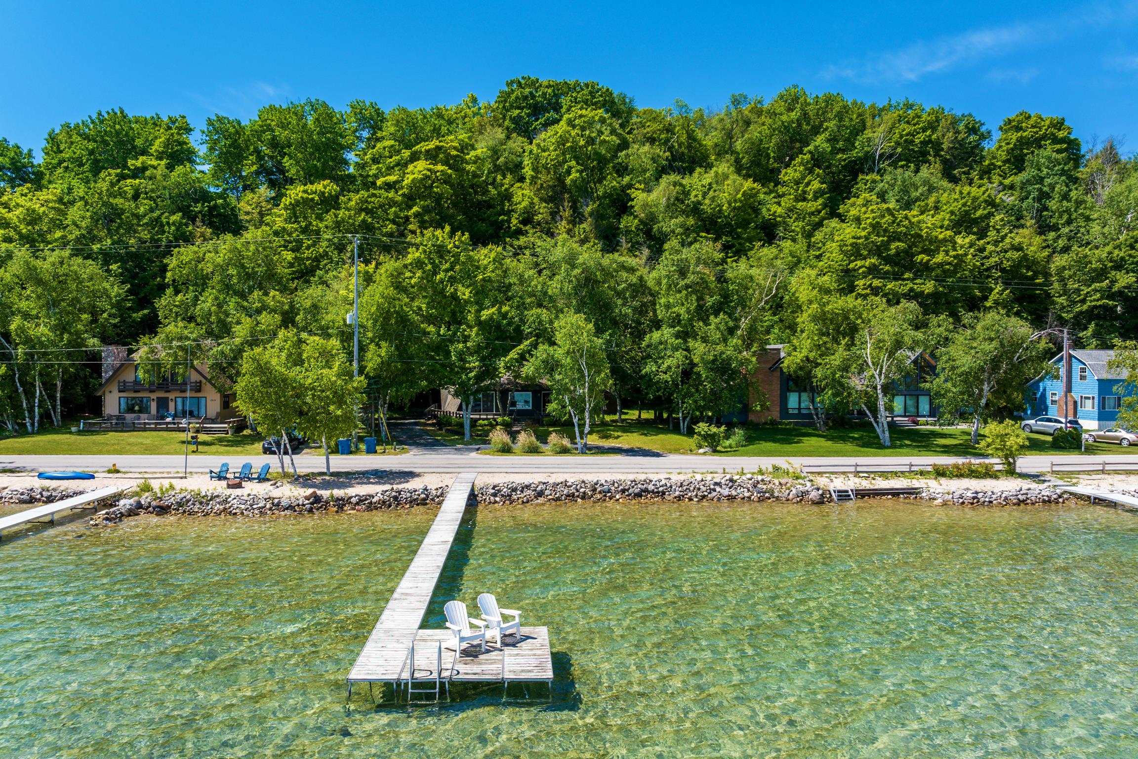 1205 E South Shore Drive Property Photo 1