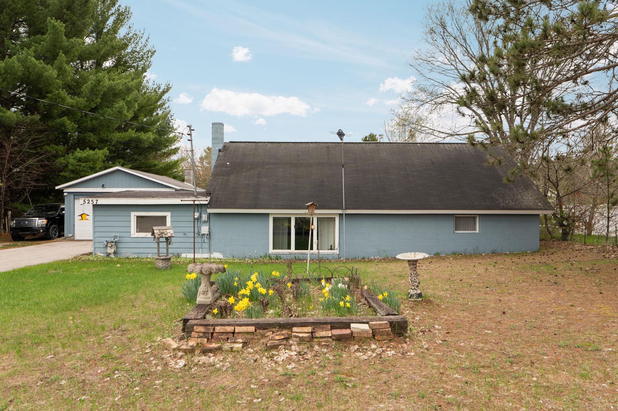 5257 Vance Road Property Photo 2