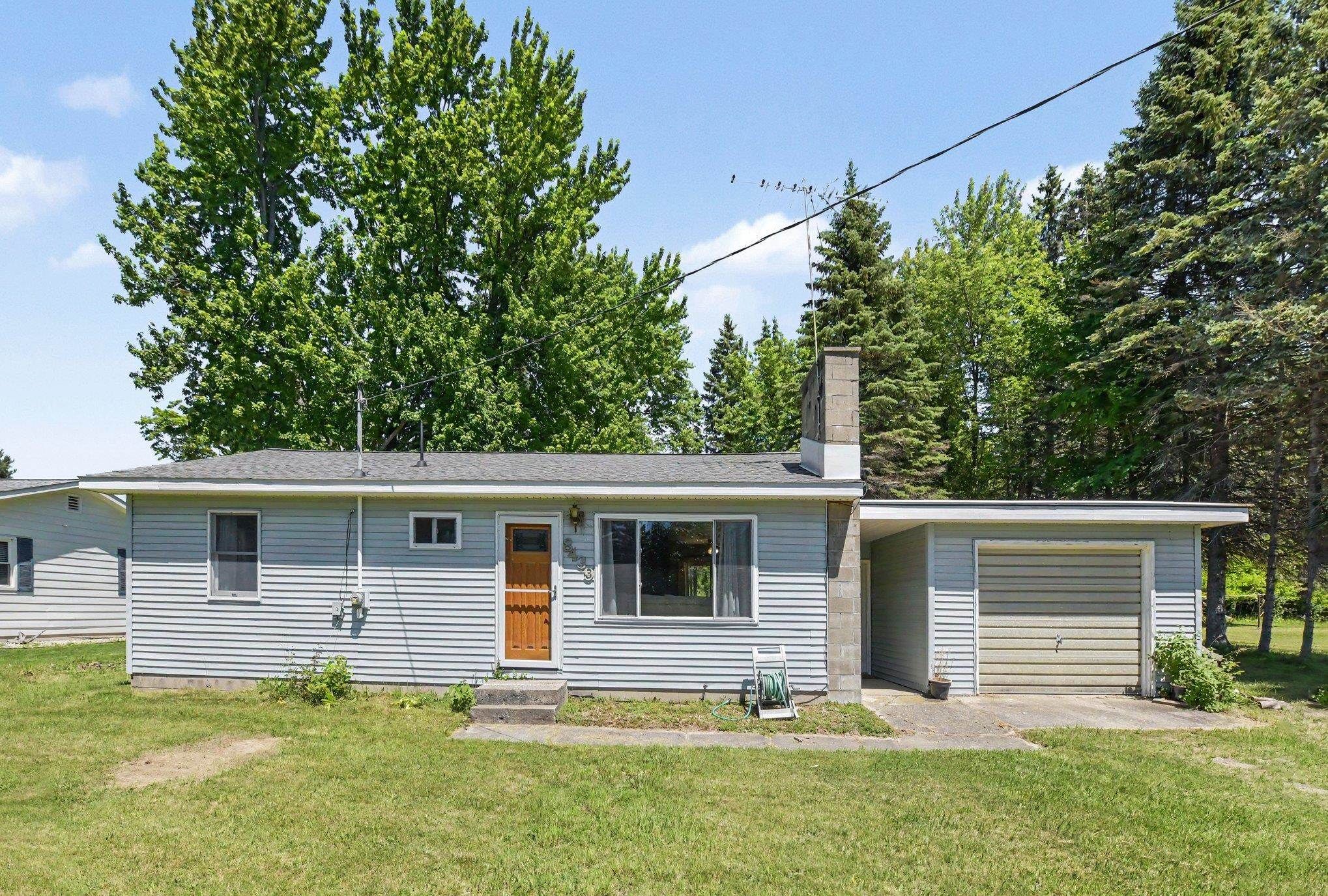 8439 Ridge Road Property Photo 1