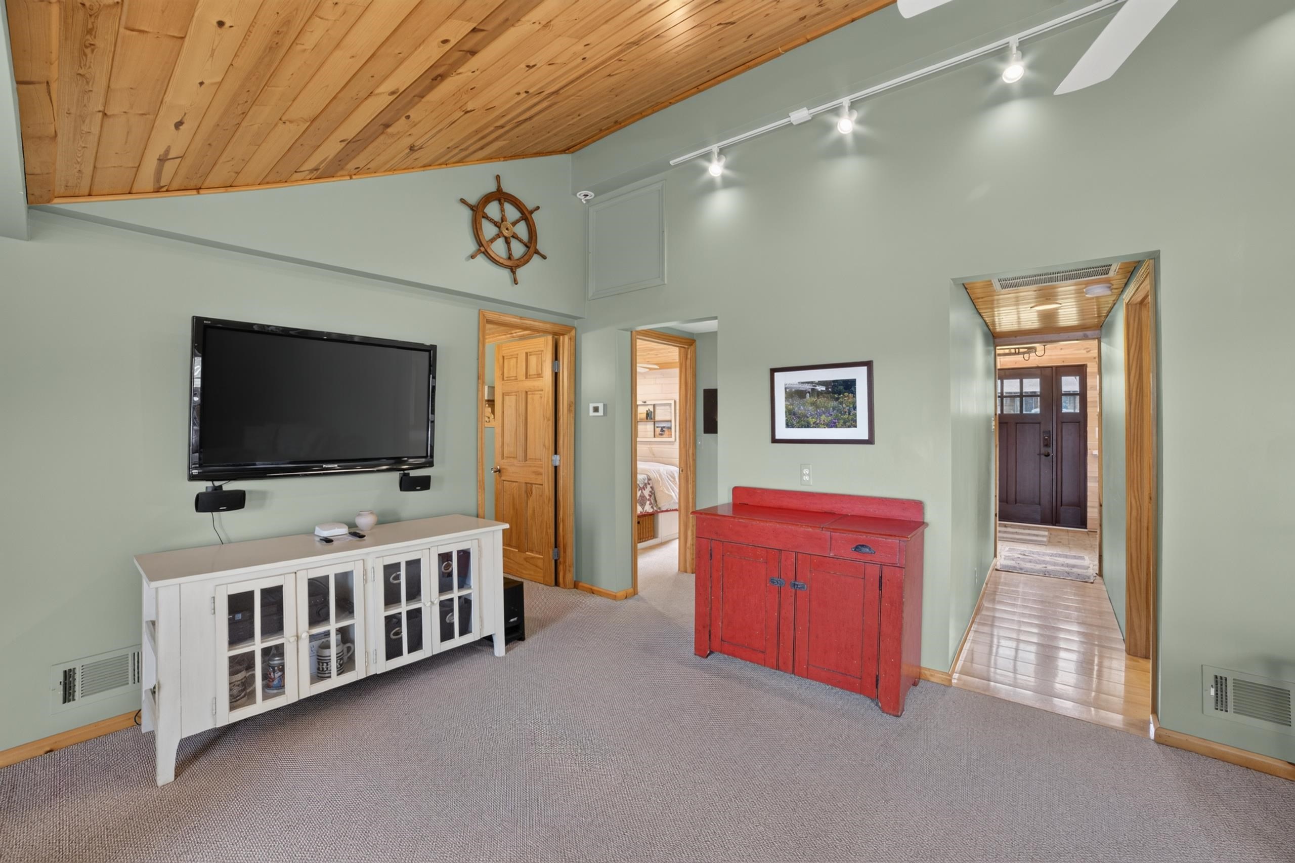 10862 Torchlight Lane Property Photo 7