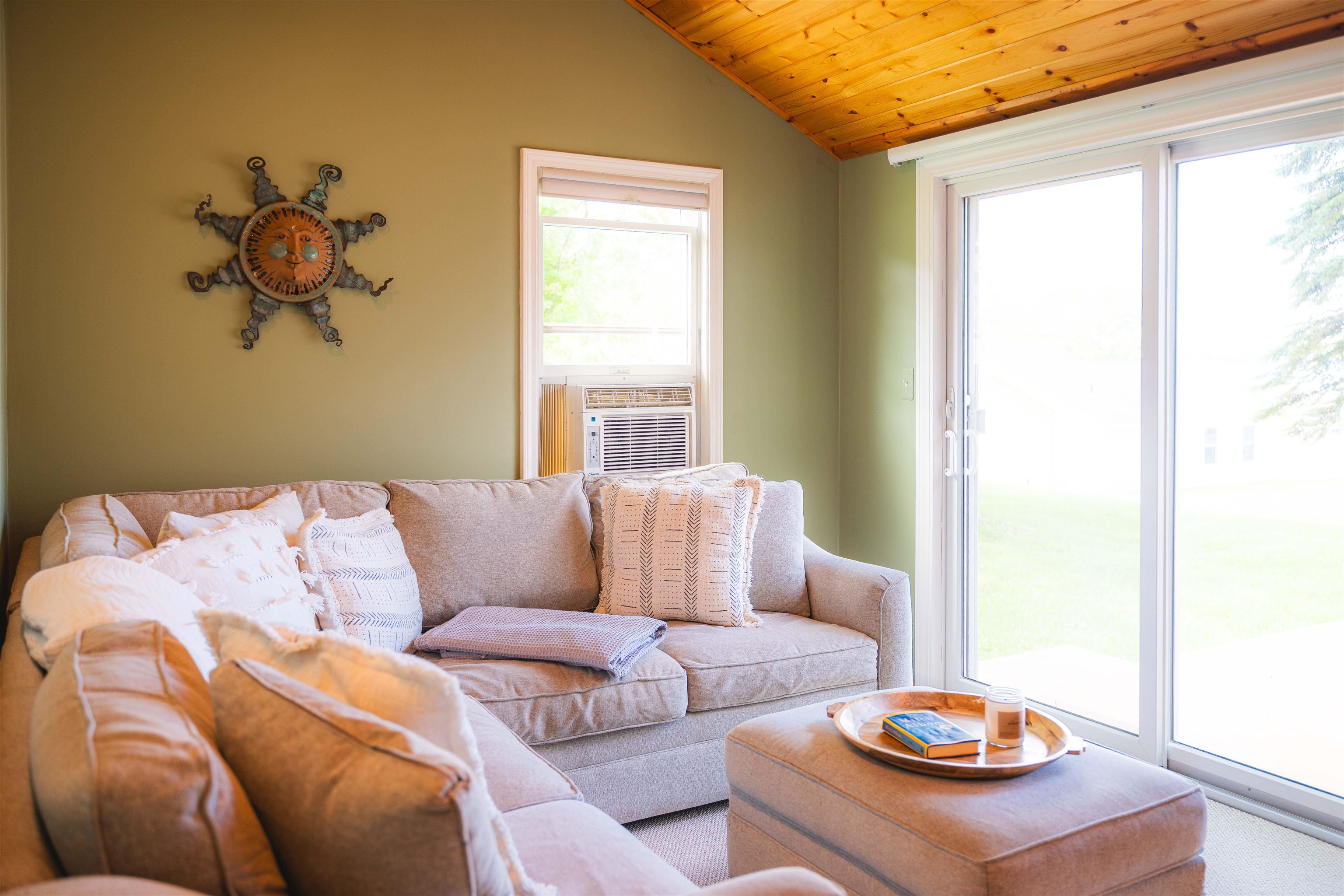 10862 Torchlight Lane Property Photo 9