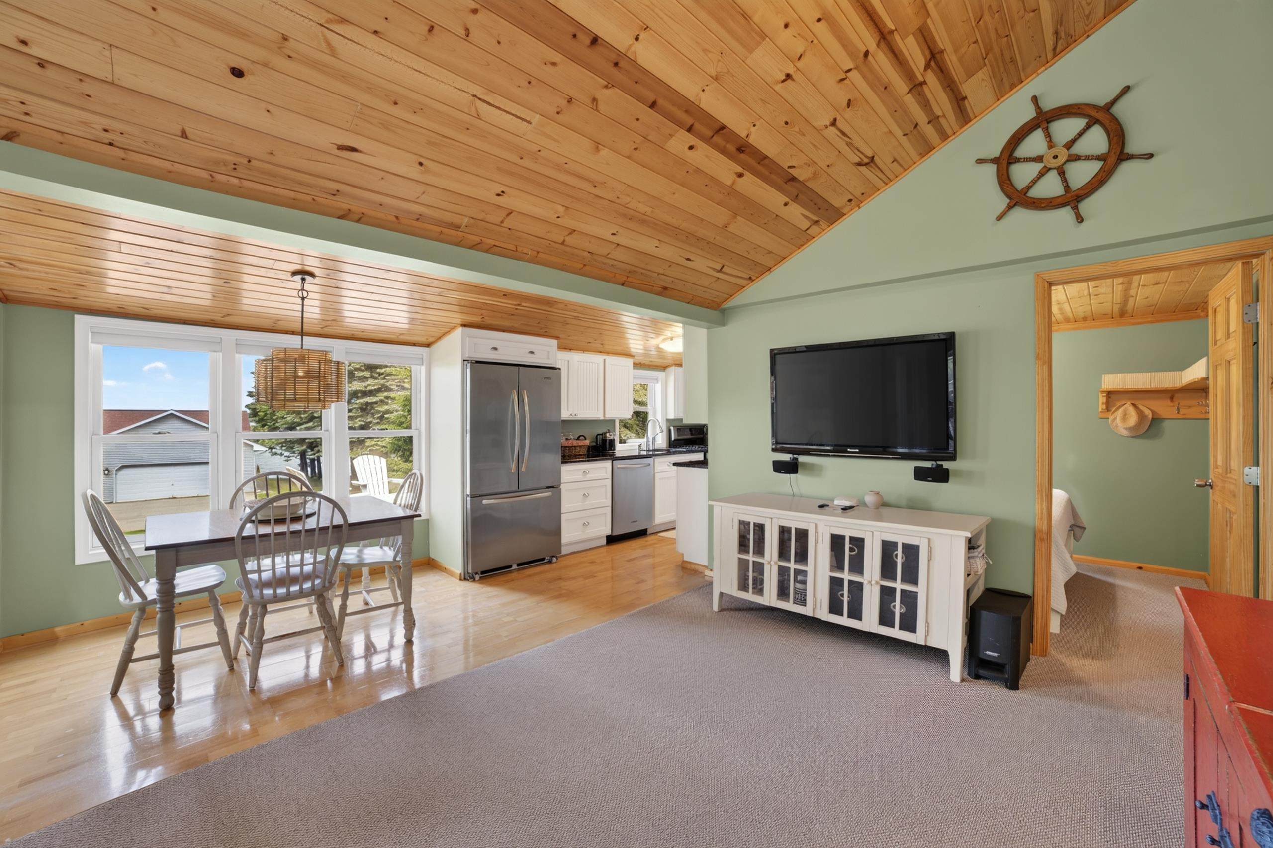 10862 Torchlight Lane Property Photo 14