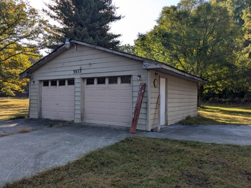 5533 E County Line Road Property Photo 6