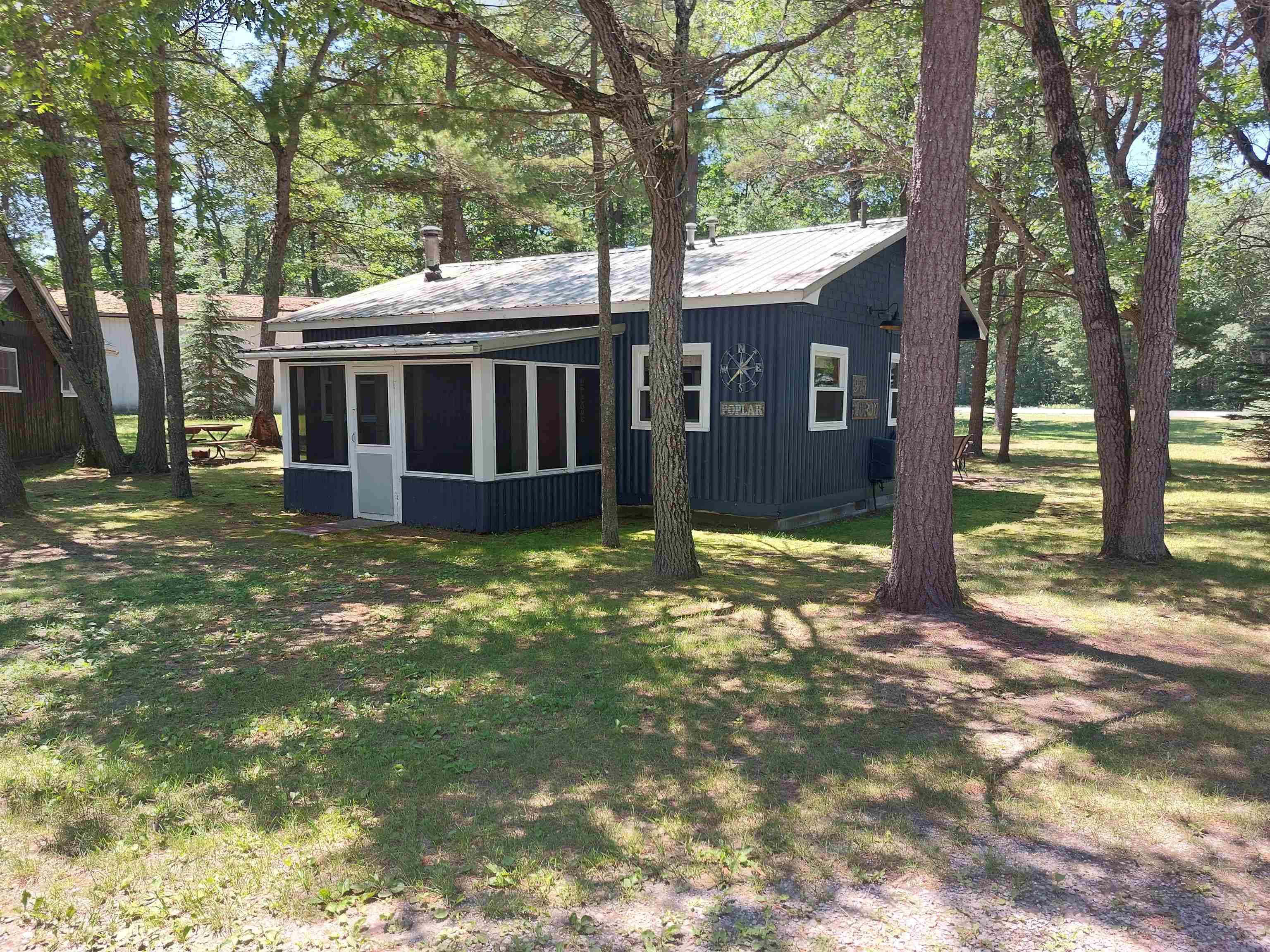 975 N Huron Street Property Photo 1