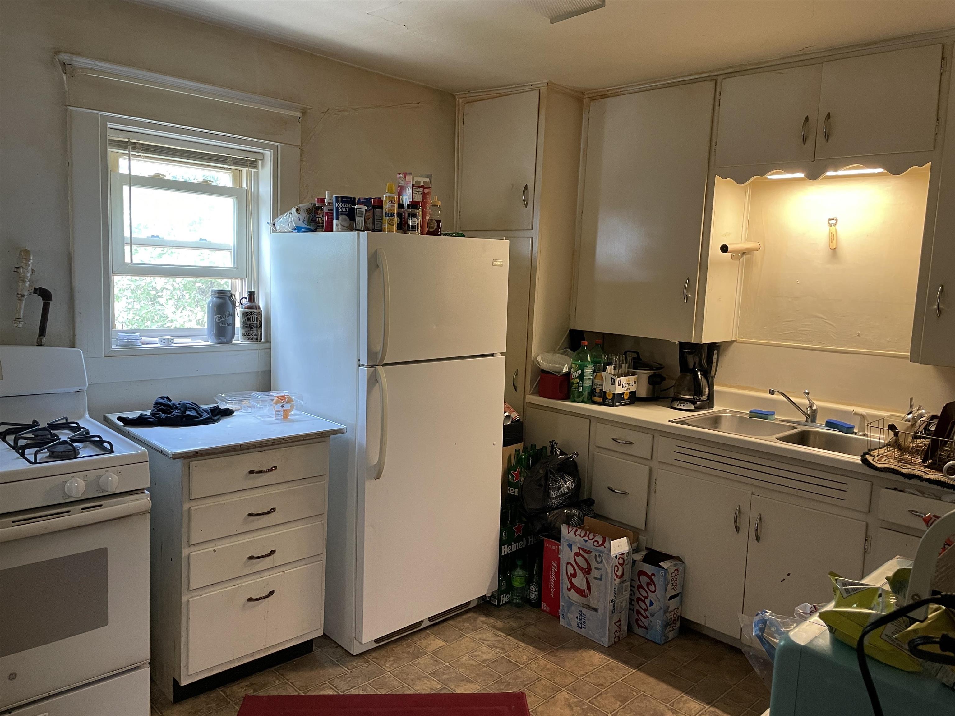 411 S Simon Street Property Photo 11