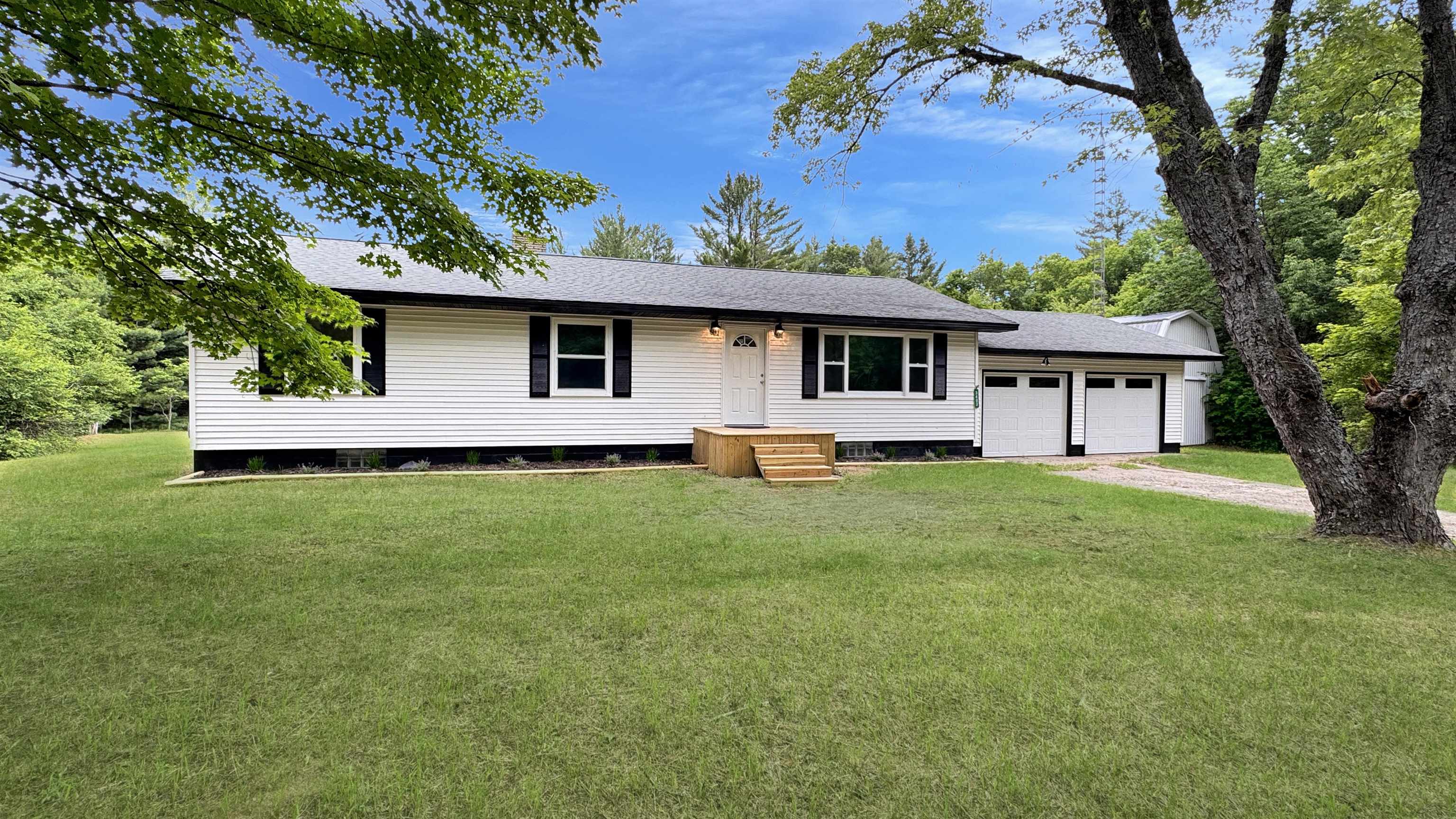 3403 E 34 Road Property Photo 1