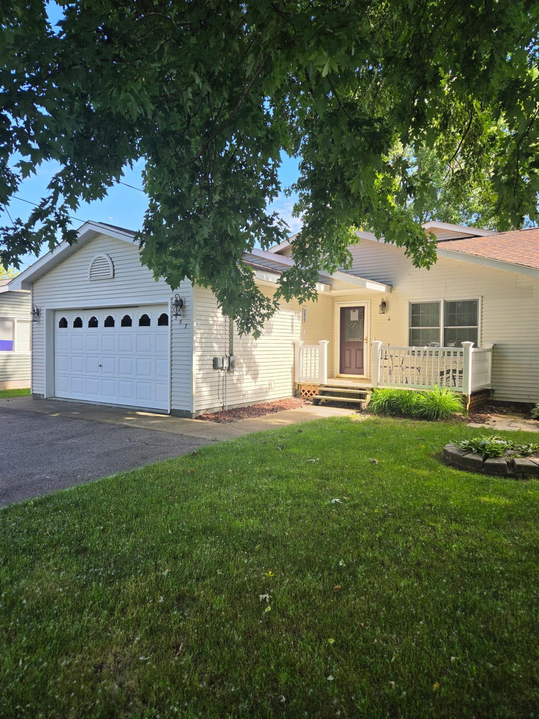 557 Townline Road Property Photo 1