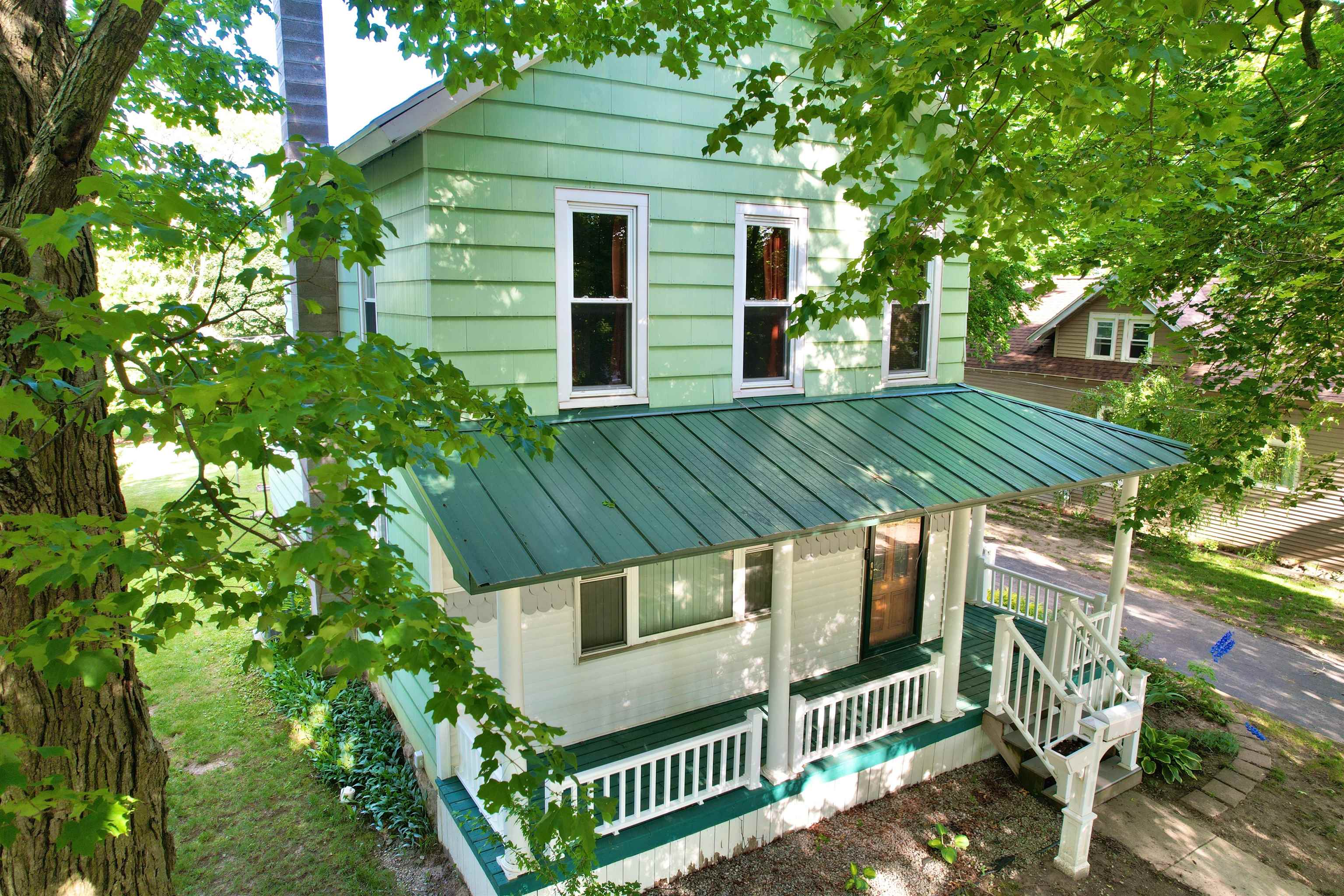 414 N Maple Street Property Photo 3