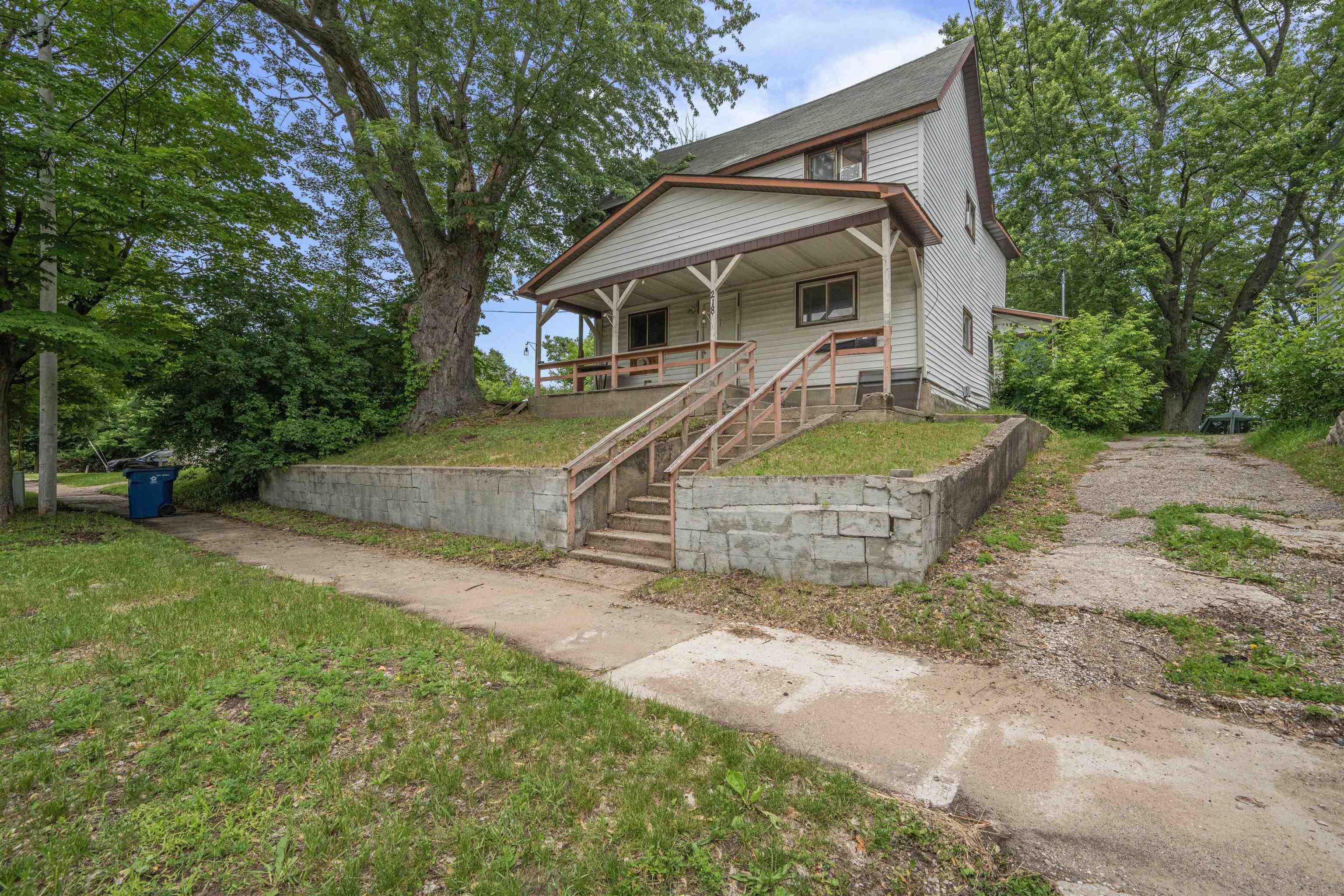 314 E Pine Property Photo 25