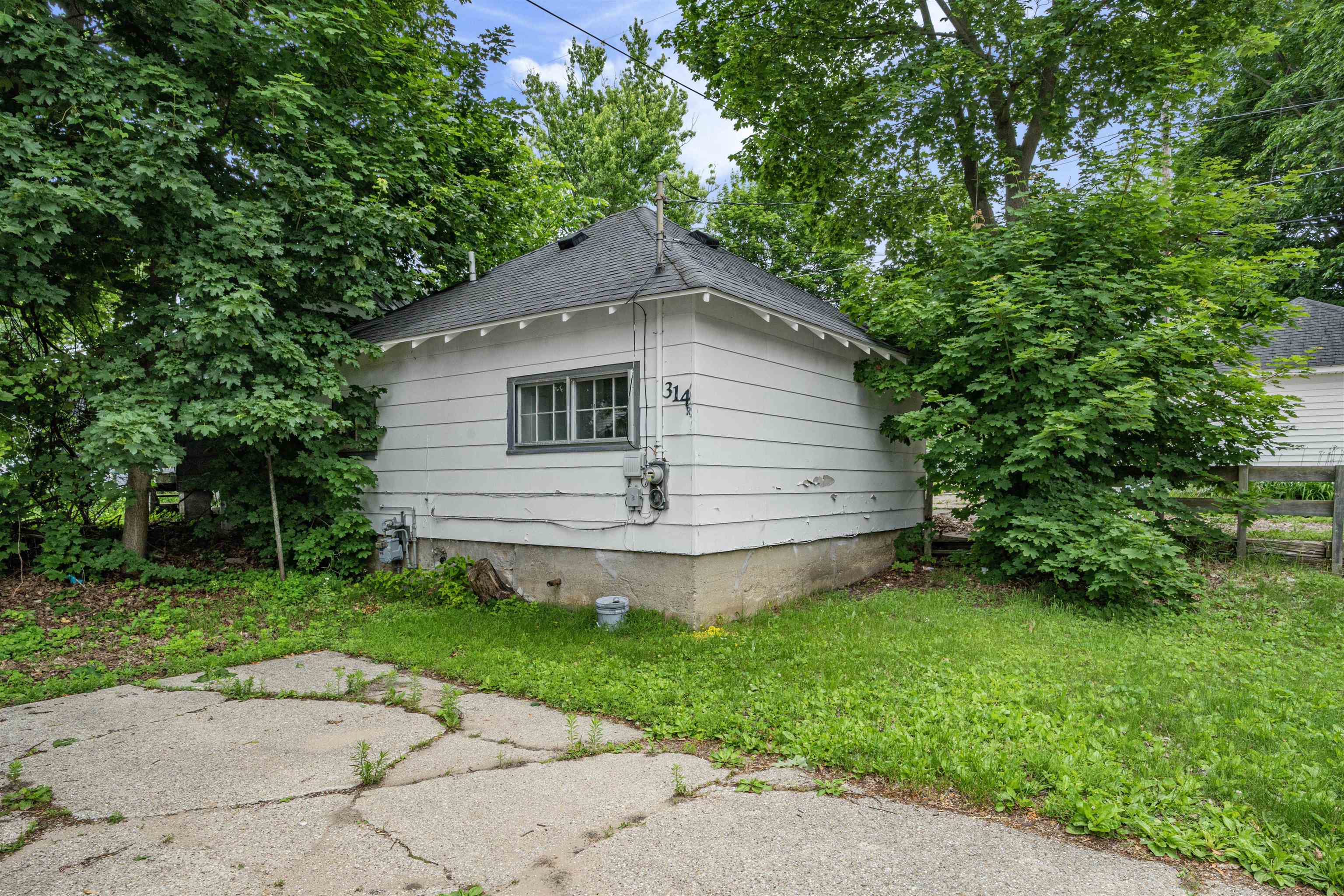 314 E Pine Property Photo 32