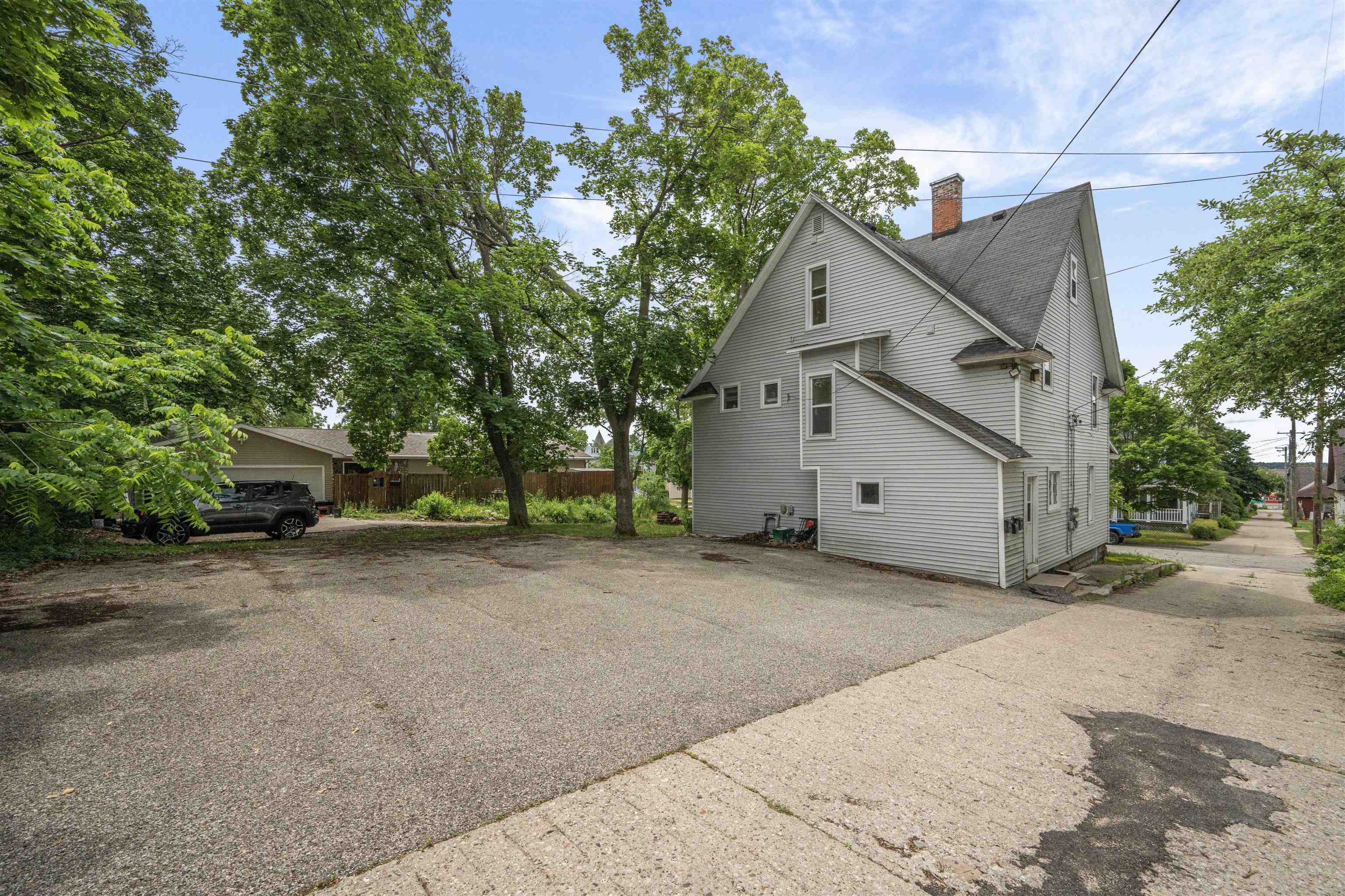 314 E Pine Property Photo 44