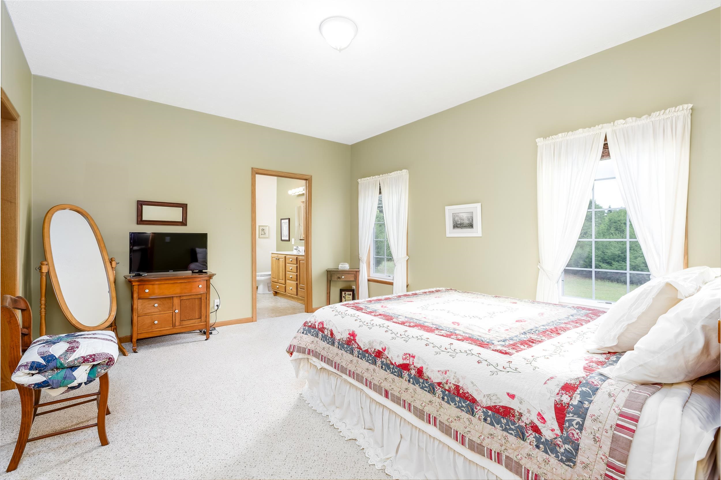 5680 Gorivan Road Property Photo 12