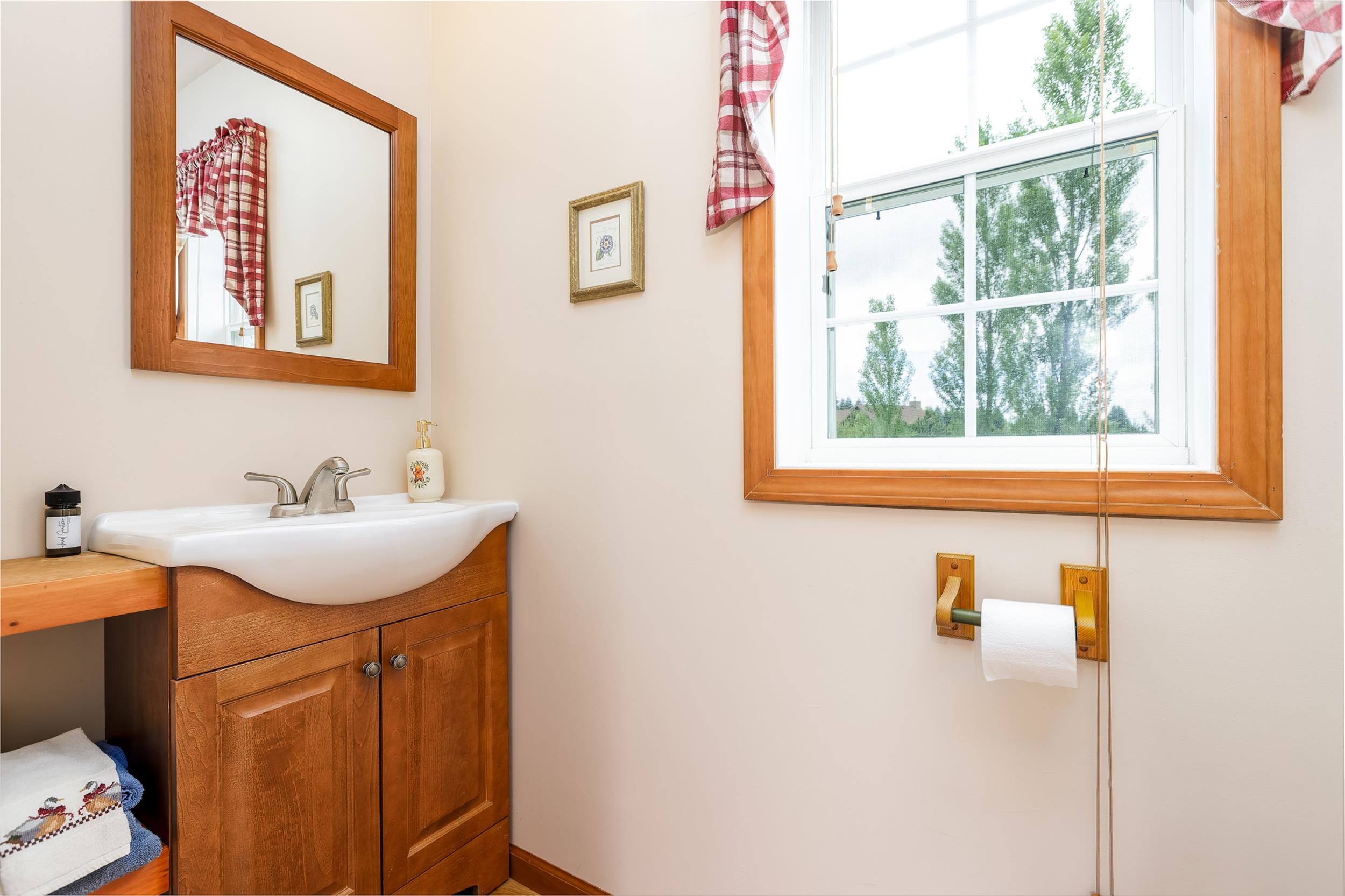 5680 Gorivan Road Property Photo 21