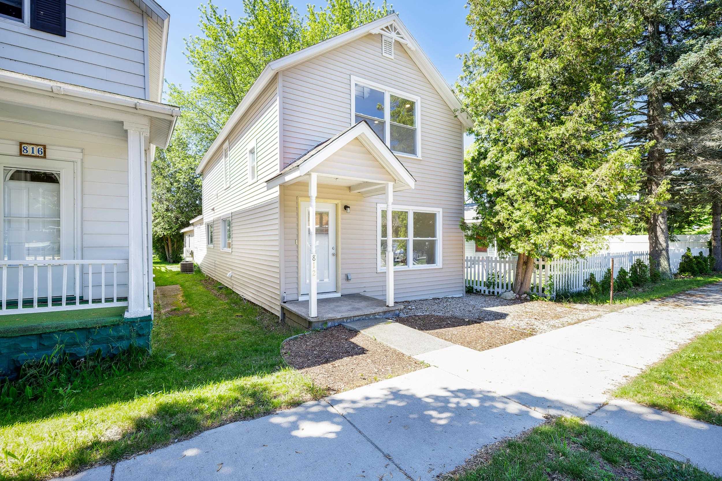 812 Forest Avenue