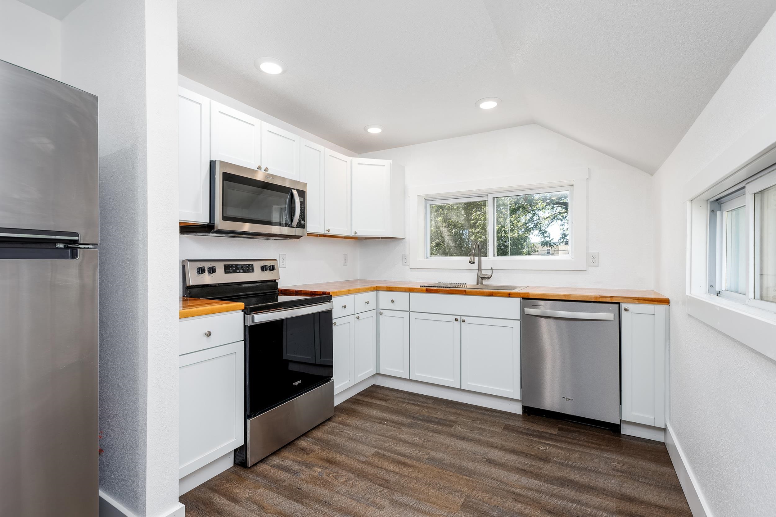 812 Forest Avenue Property Photo 10