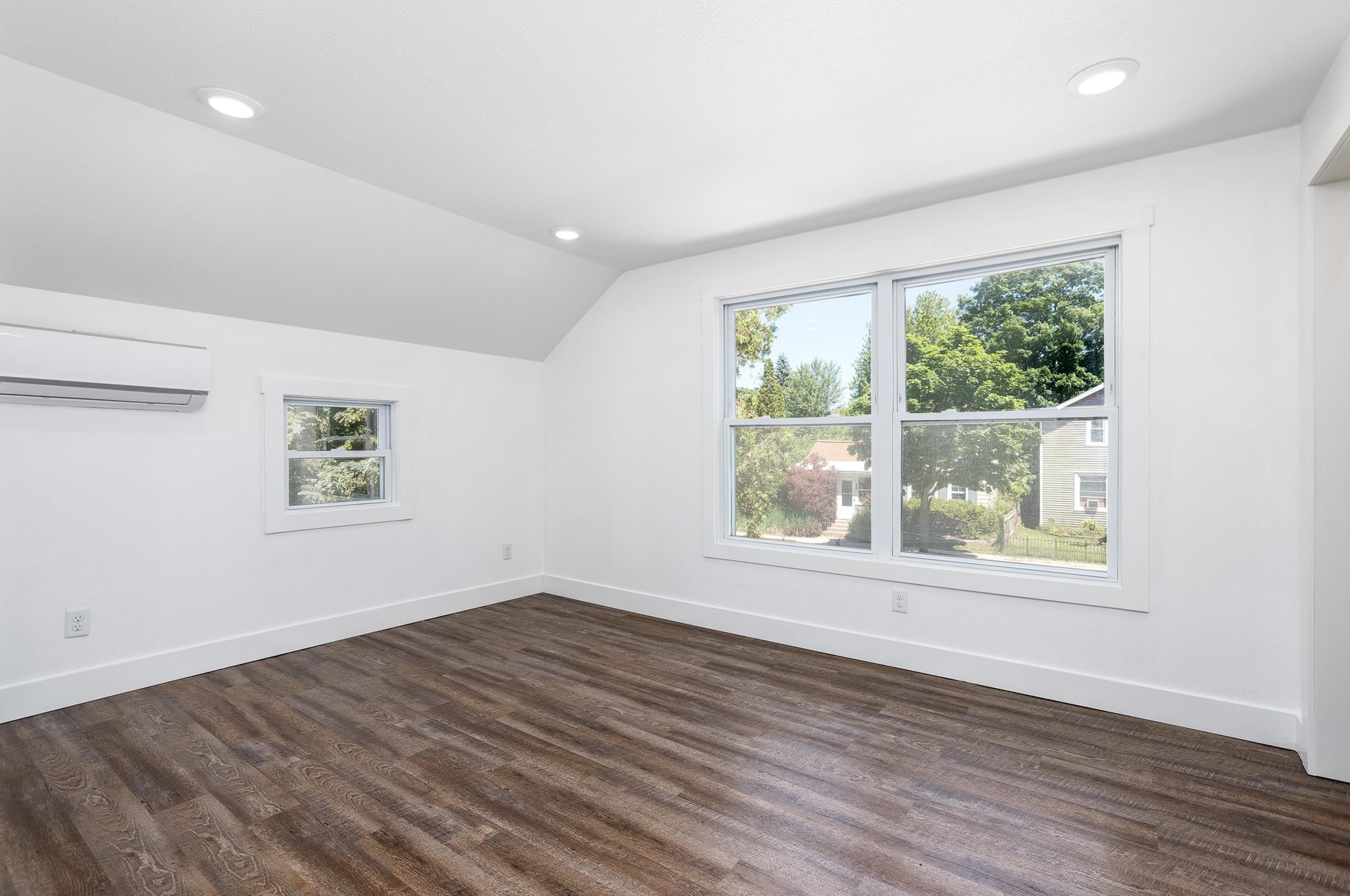 812 Forest Avenue Property Photo 16