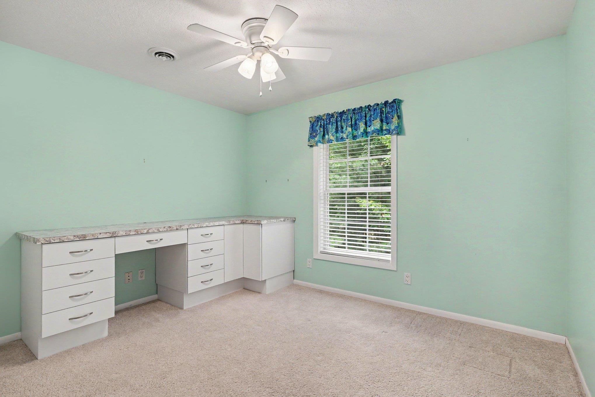 1025 E Lincoln Property Photo 10