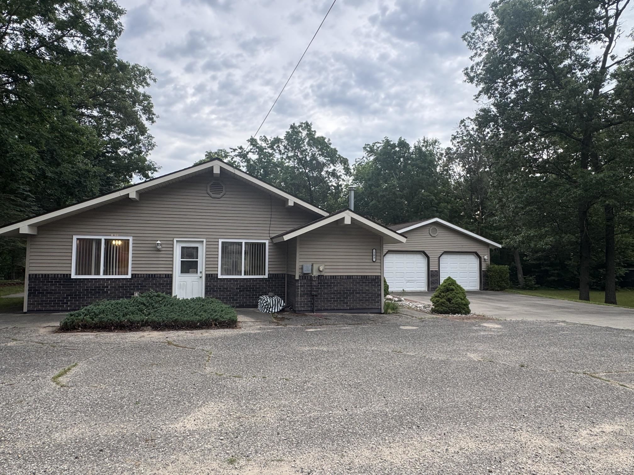 103 White Birch Property Photo 1