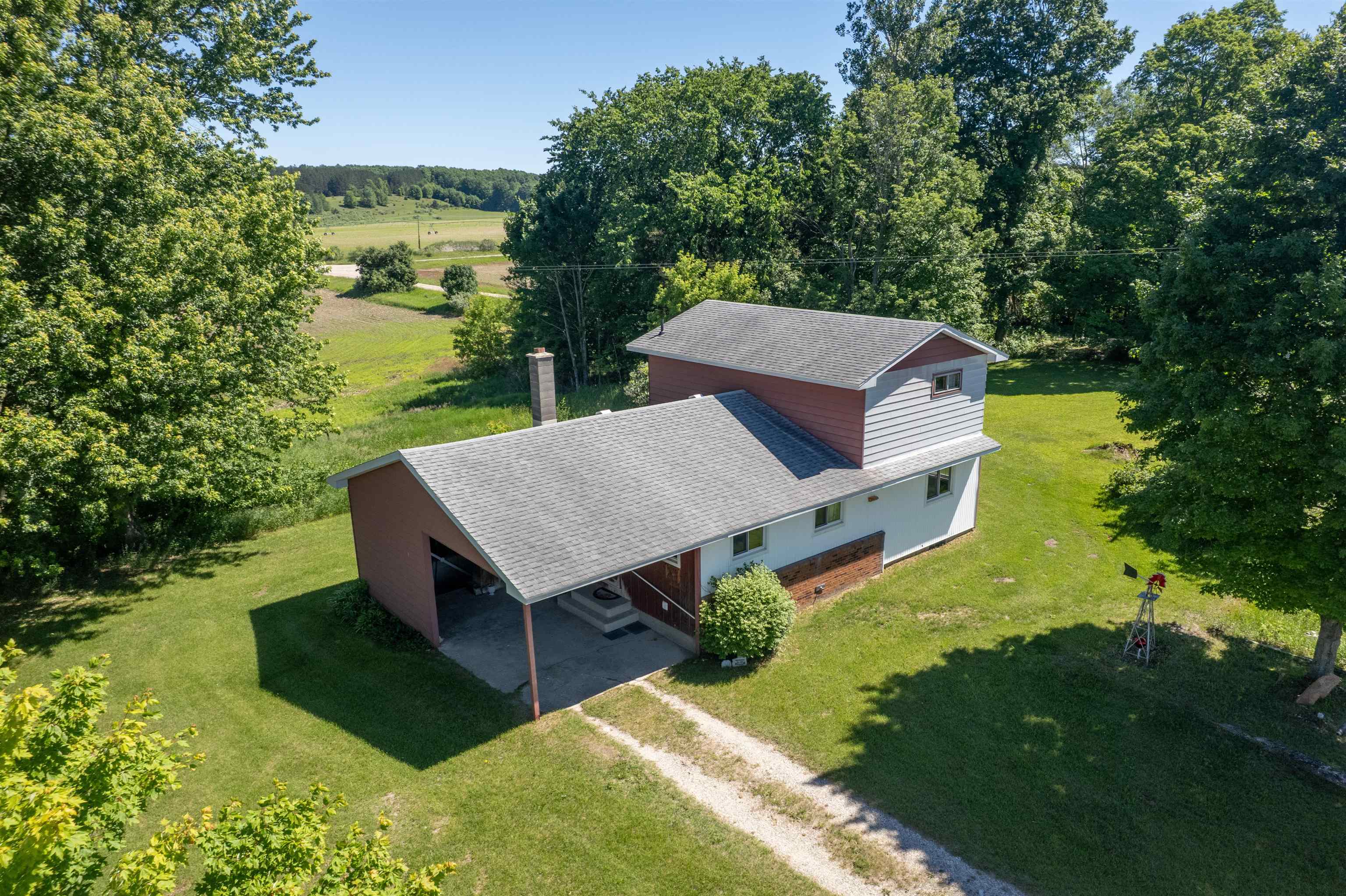 3102 S 9 Road Property Photo 6