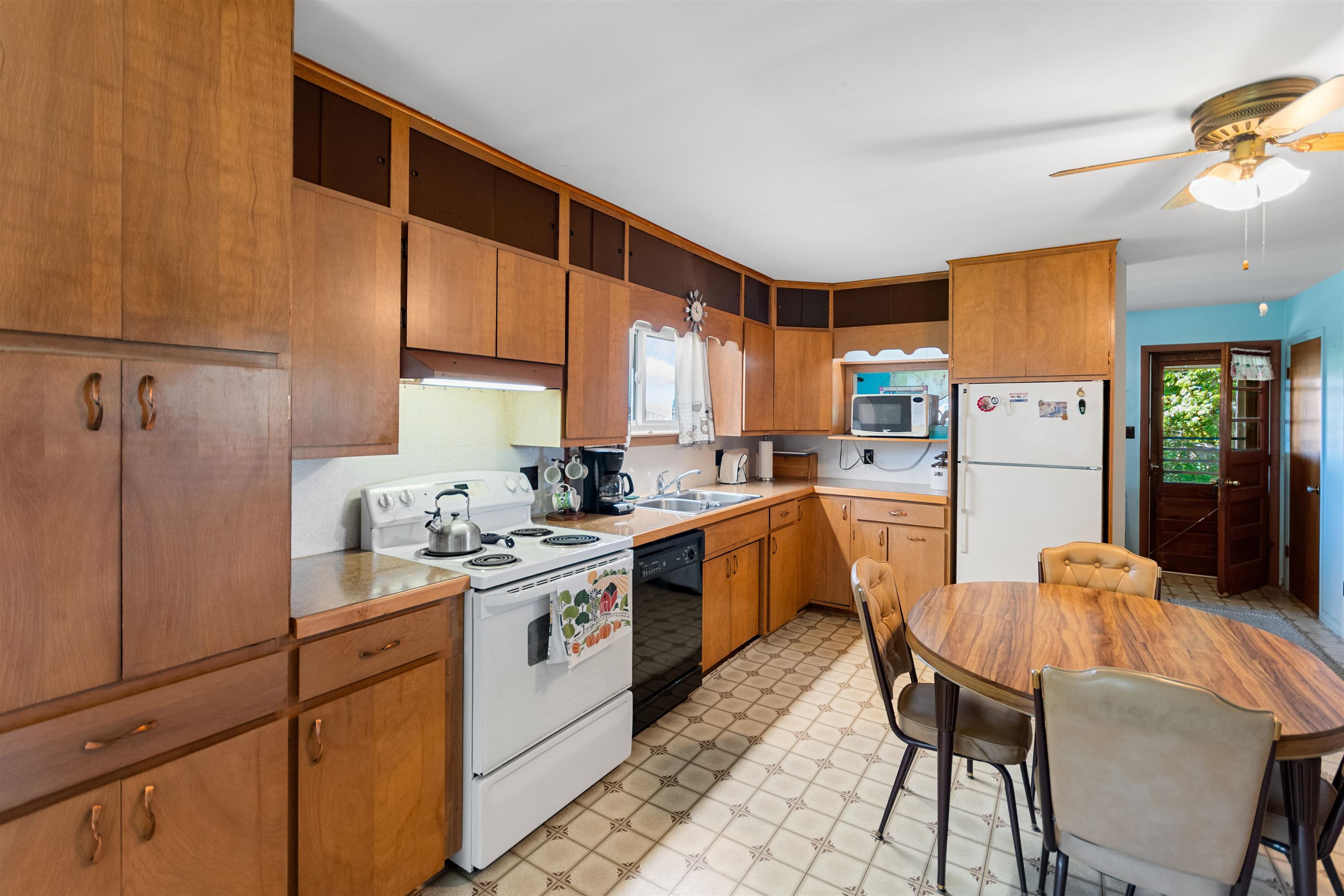 3102 S 9 Road Property Photo 11
