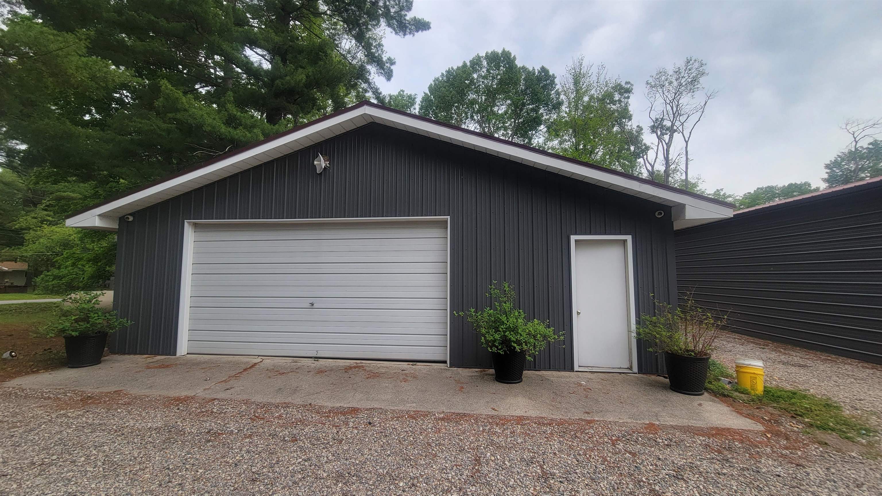 3619 Chippewa Drive Property Photo 3