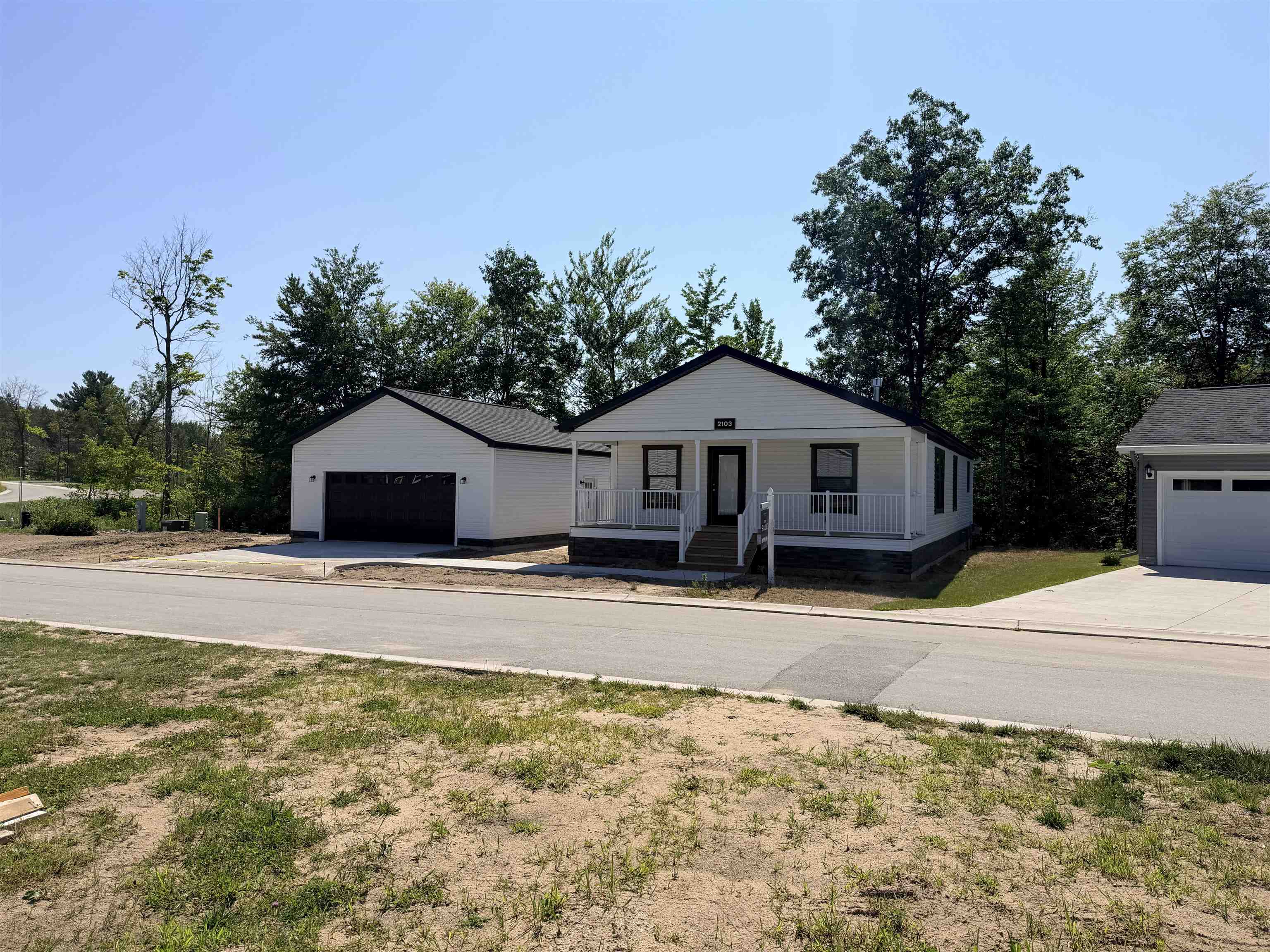 2103 Alta Vista Drive Property Photo 1