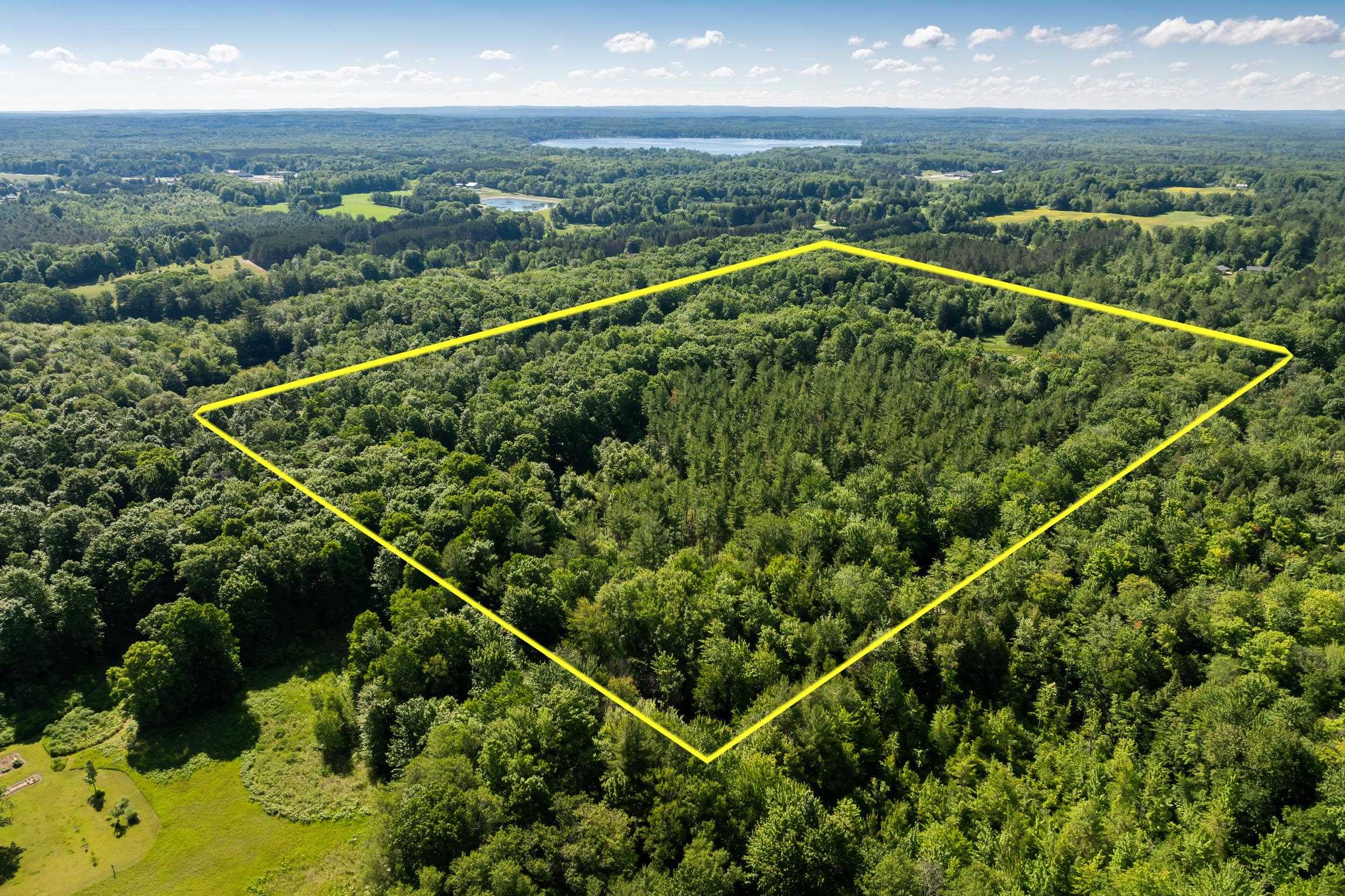 000 Lake Property Photo 1