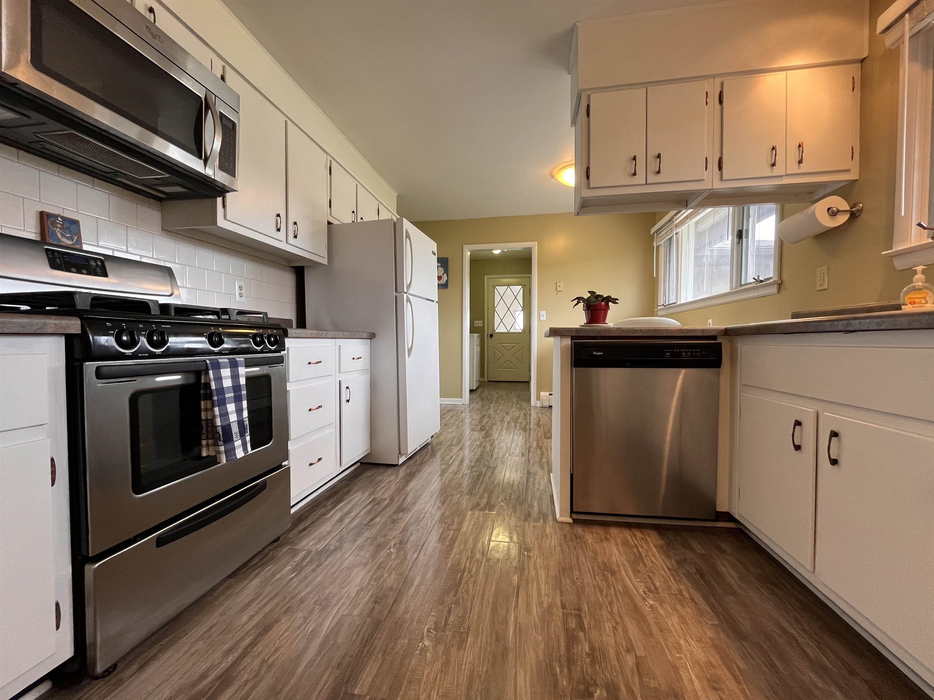 402 S Division Street Property Photo 13