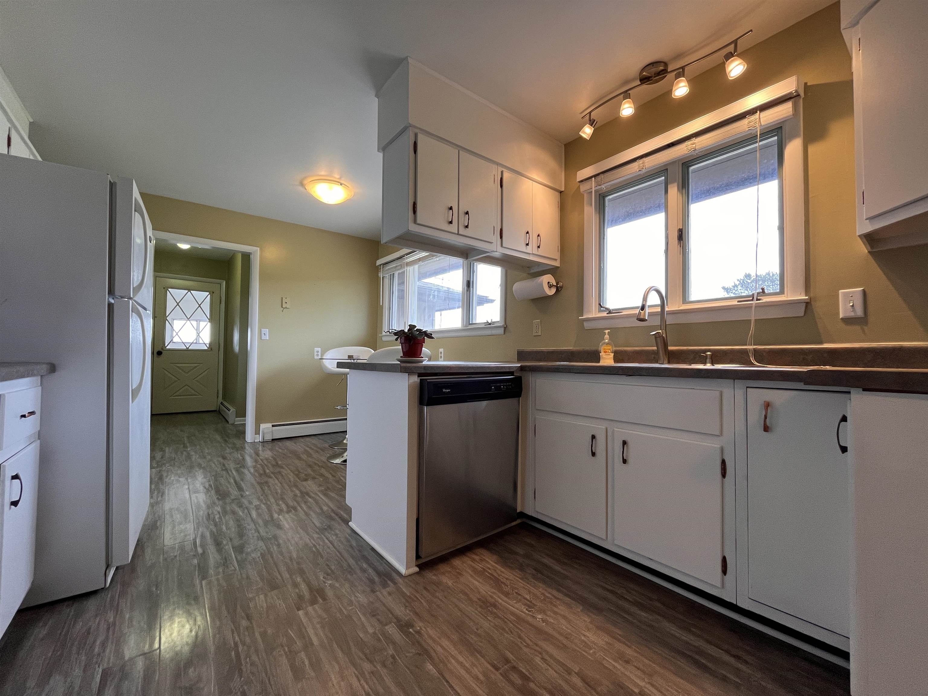 402 S Division Street Property Photo 14
