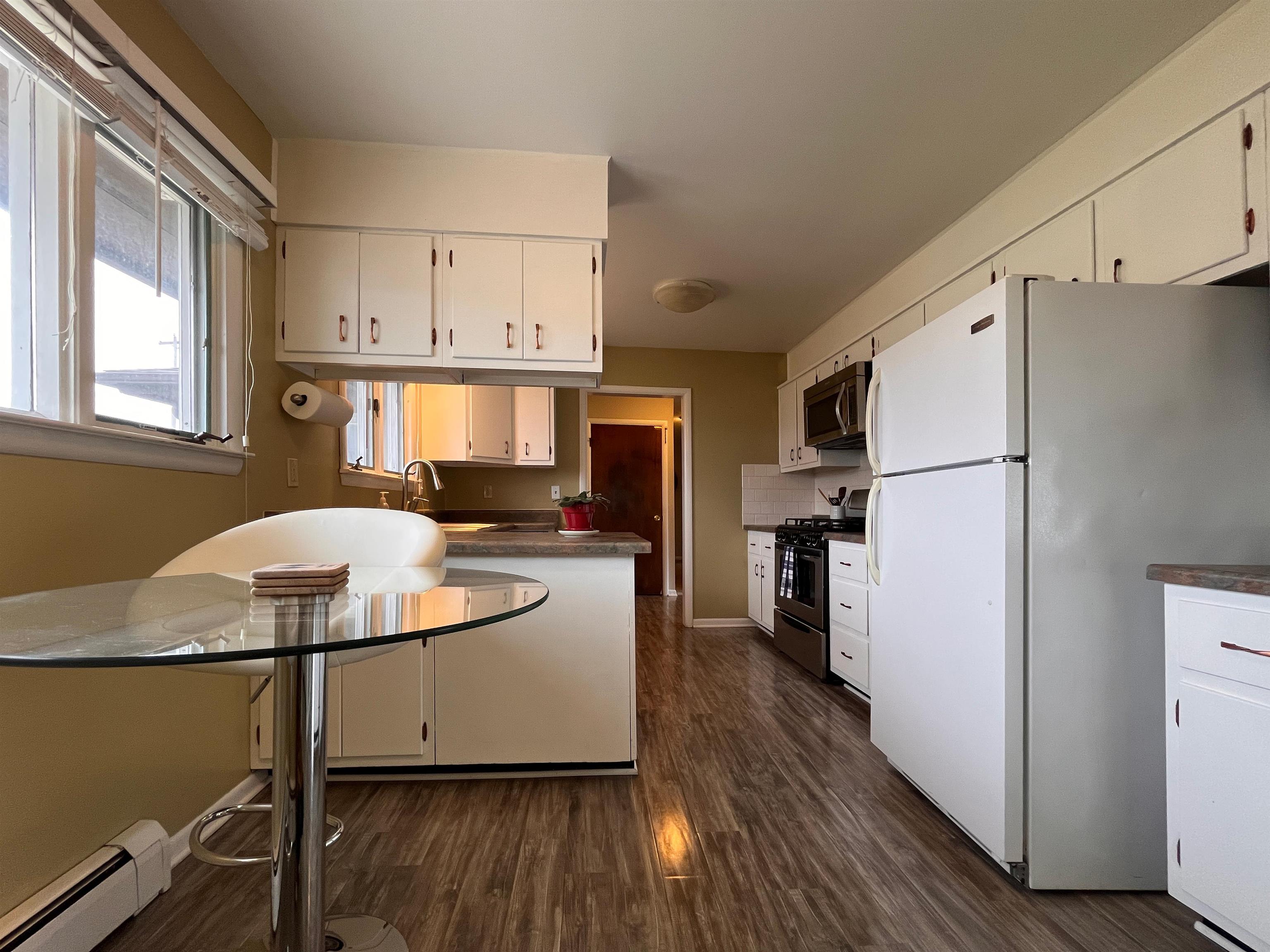 402 S Division Street Property Photo 17
