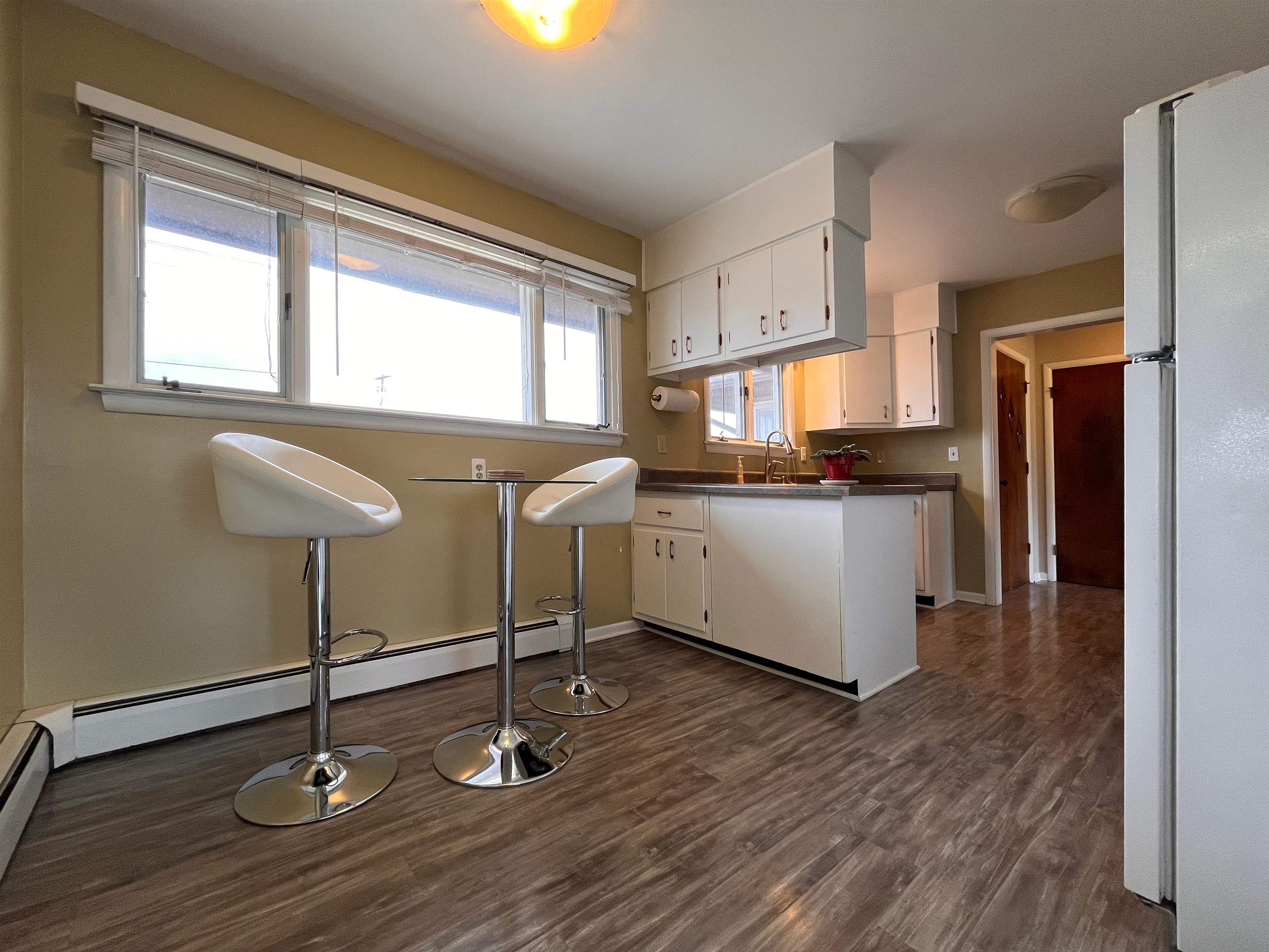 402 S Division Street Property Photo 18