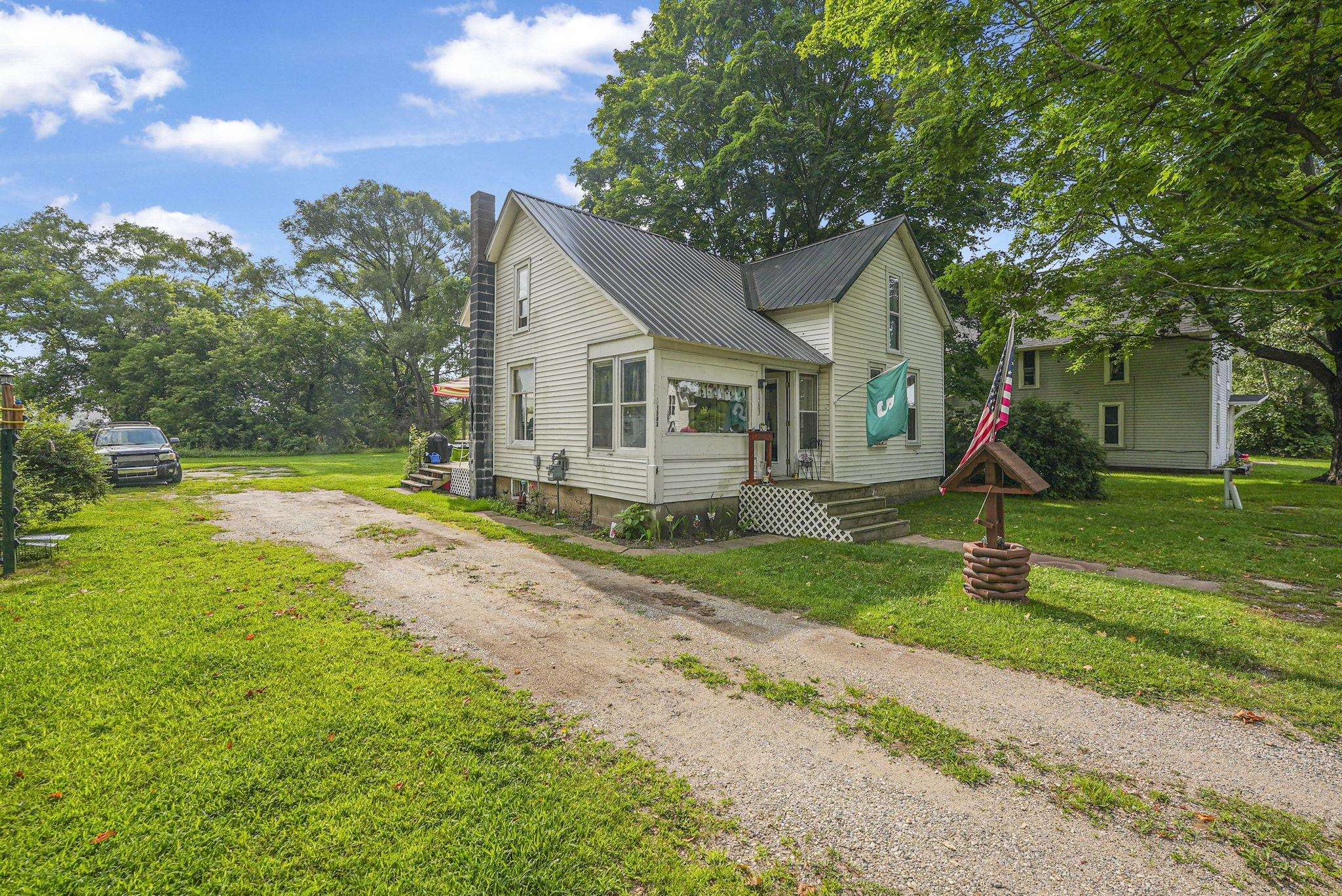 1583 State Street Property Photo 2