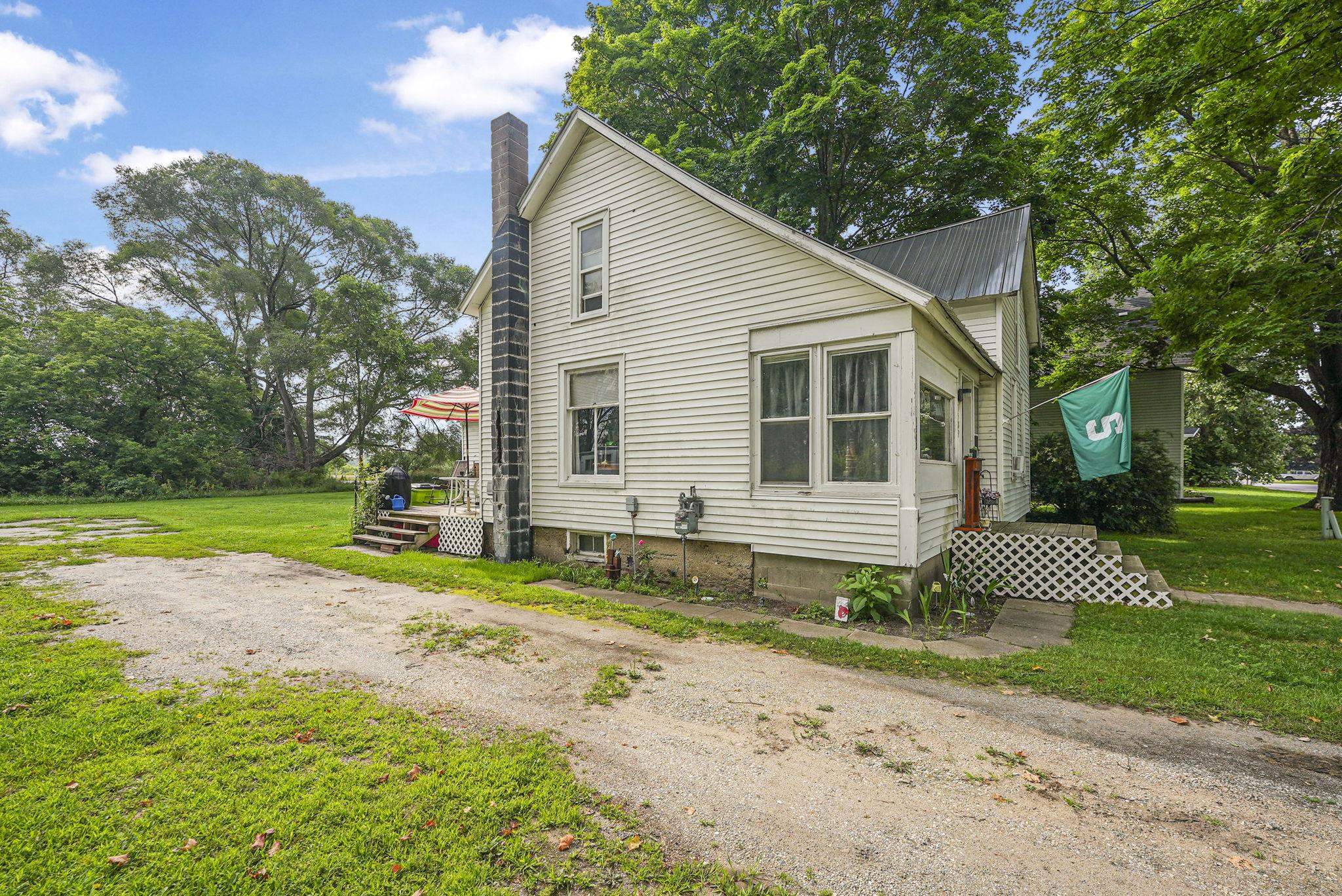 1583 State Street Property Photo 3