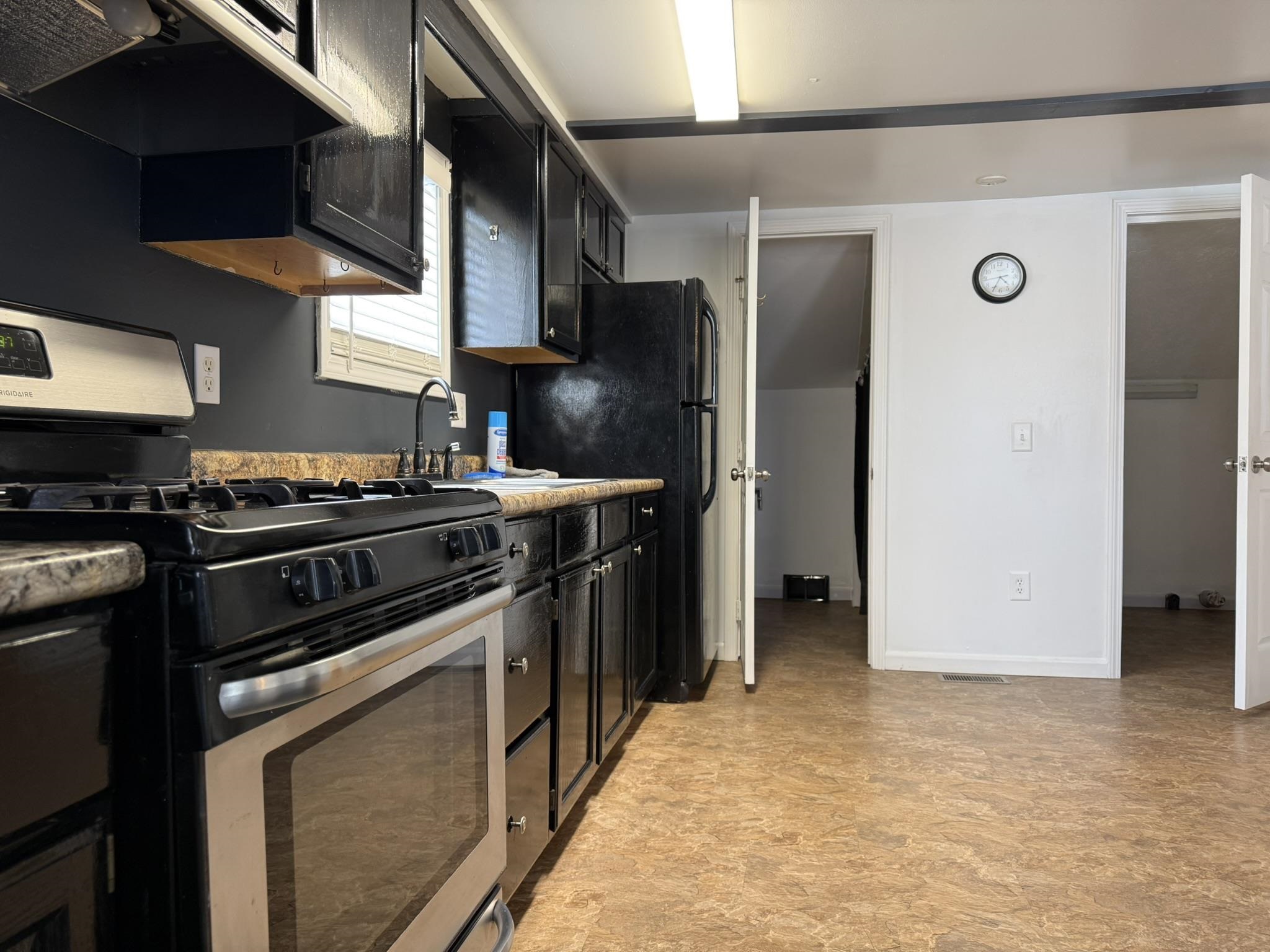1583 State Street Property Photo 6