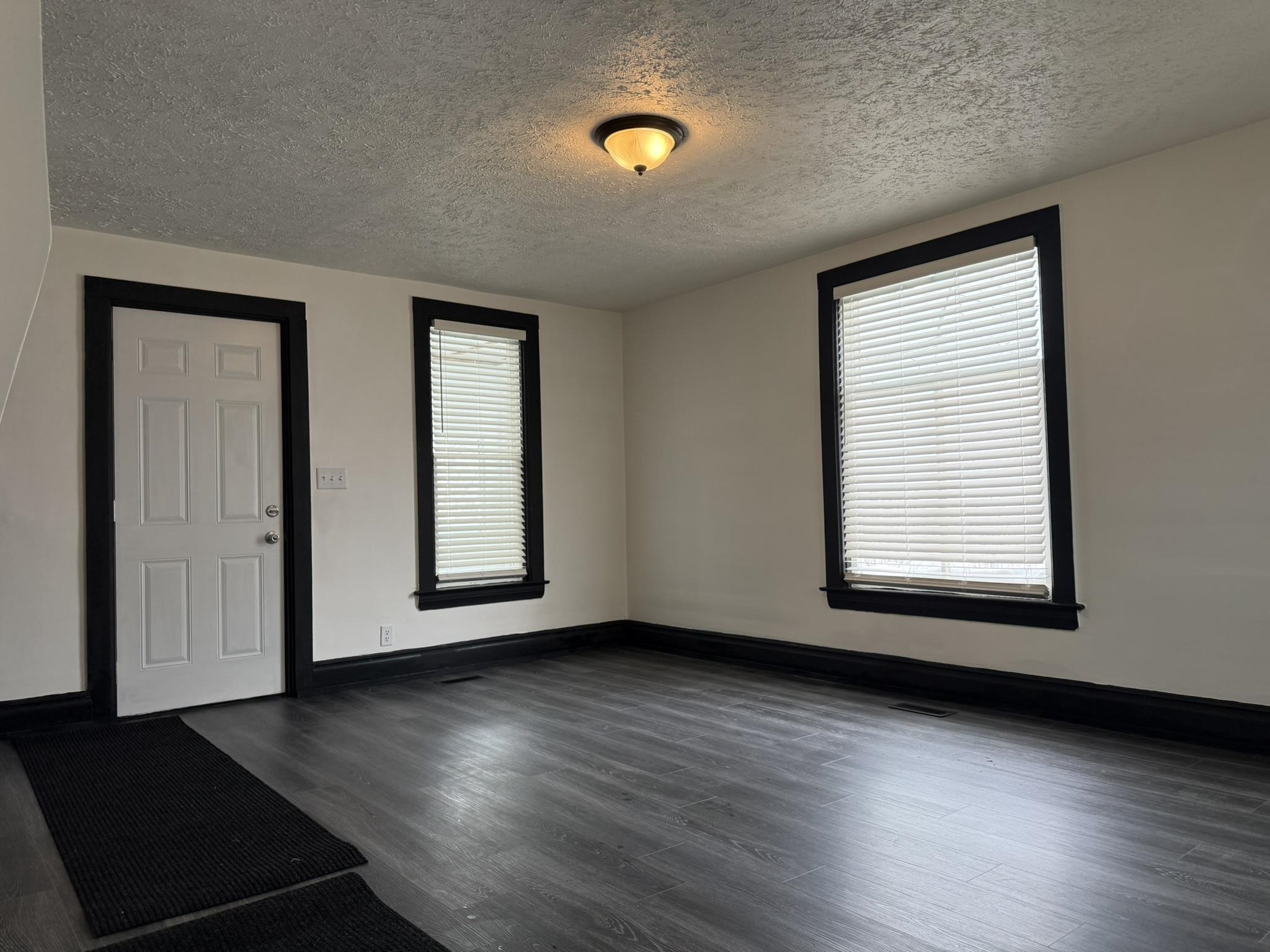 1583 State Street Property Photo 9