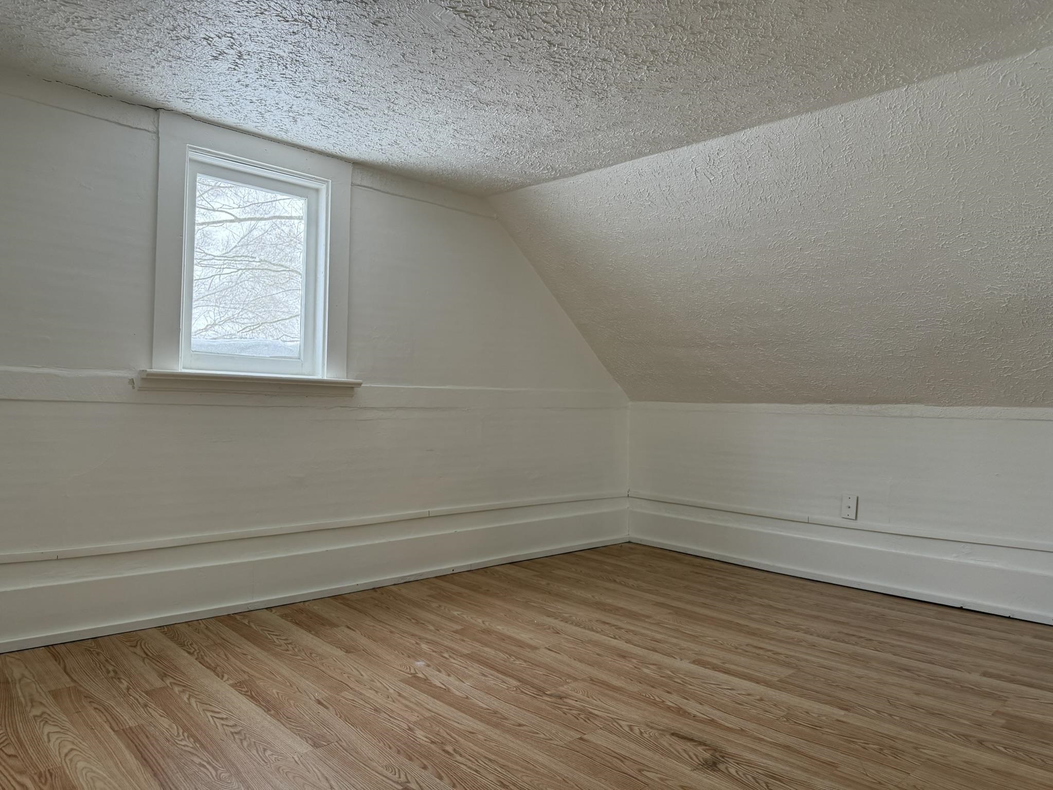 1583 State Street Property Photo 14