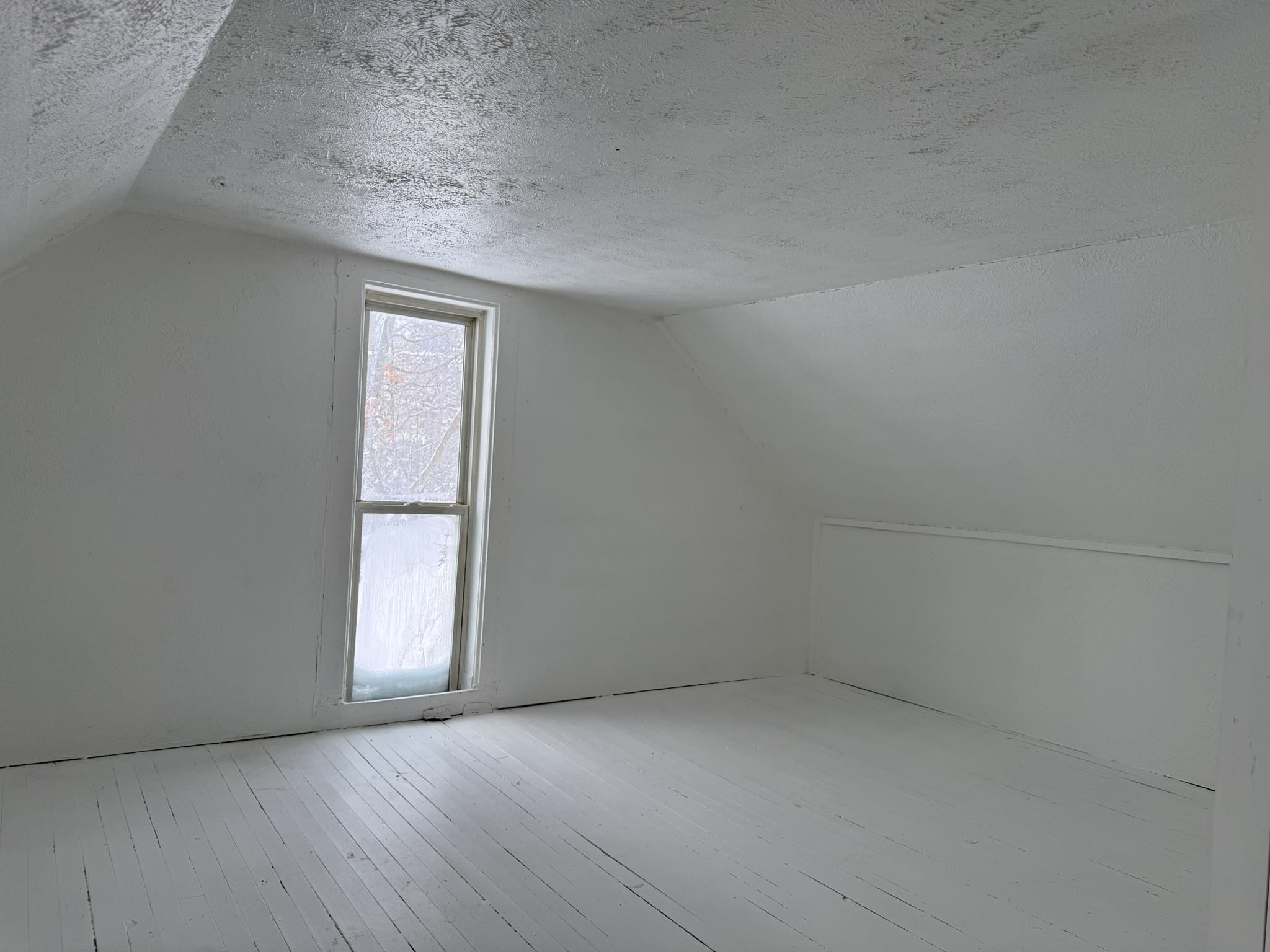 1583 State Street Property Photo 15