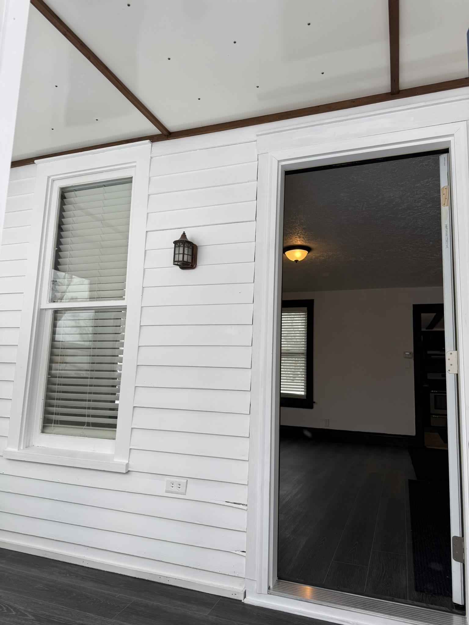 1583 State Street Property Photo 20