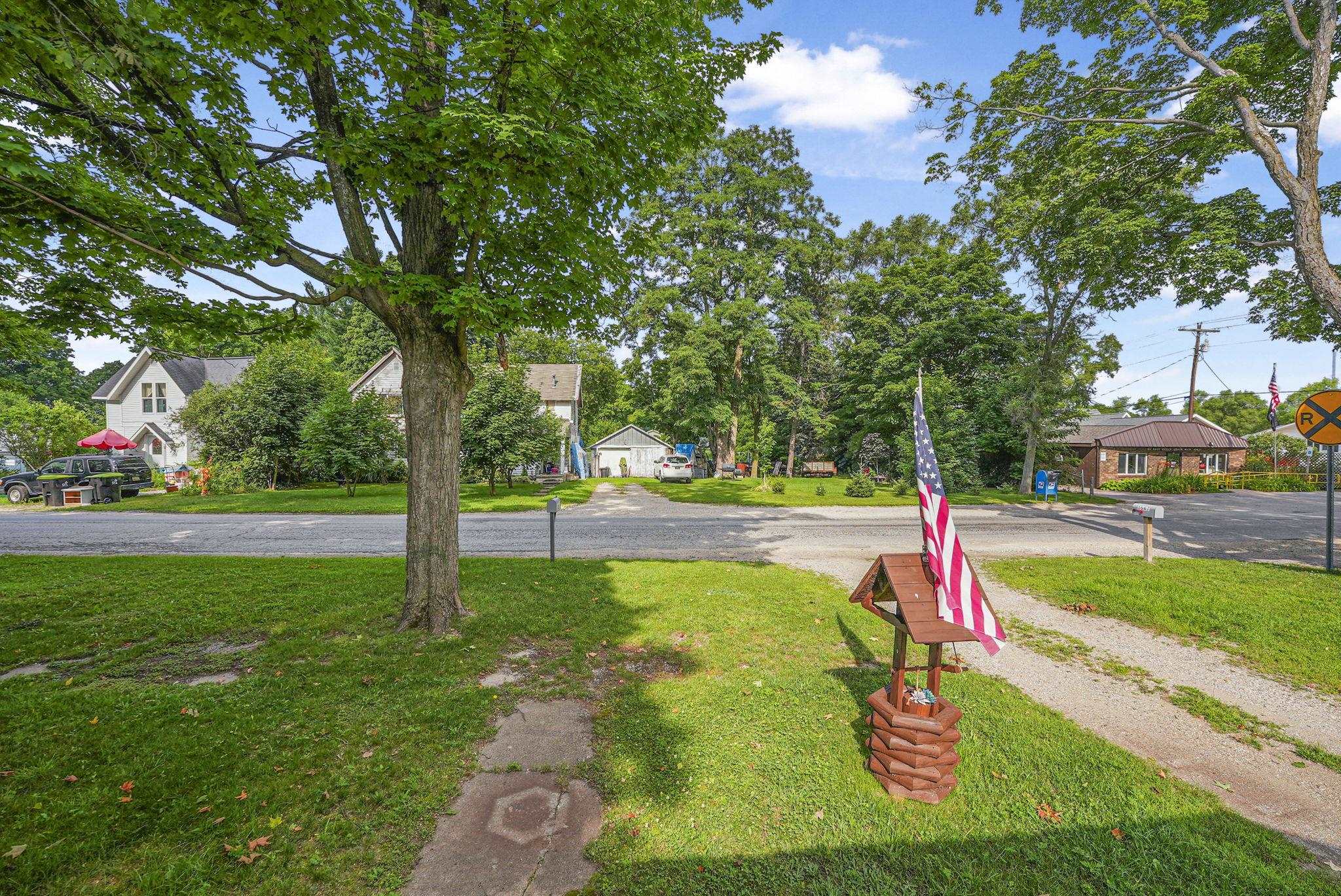 1583 State Street Property Photo 21