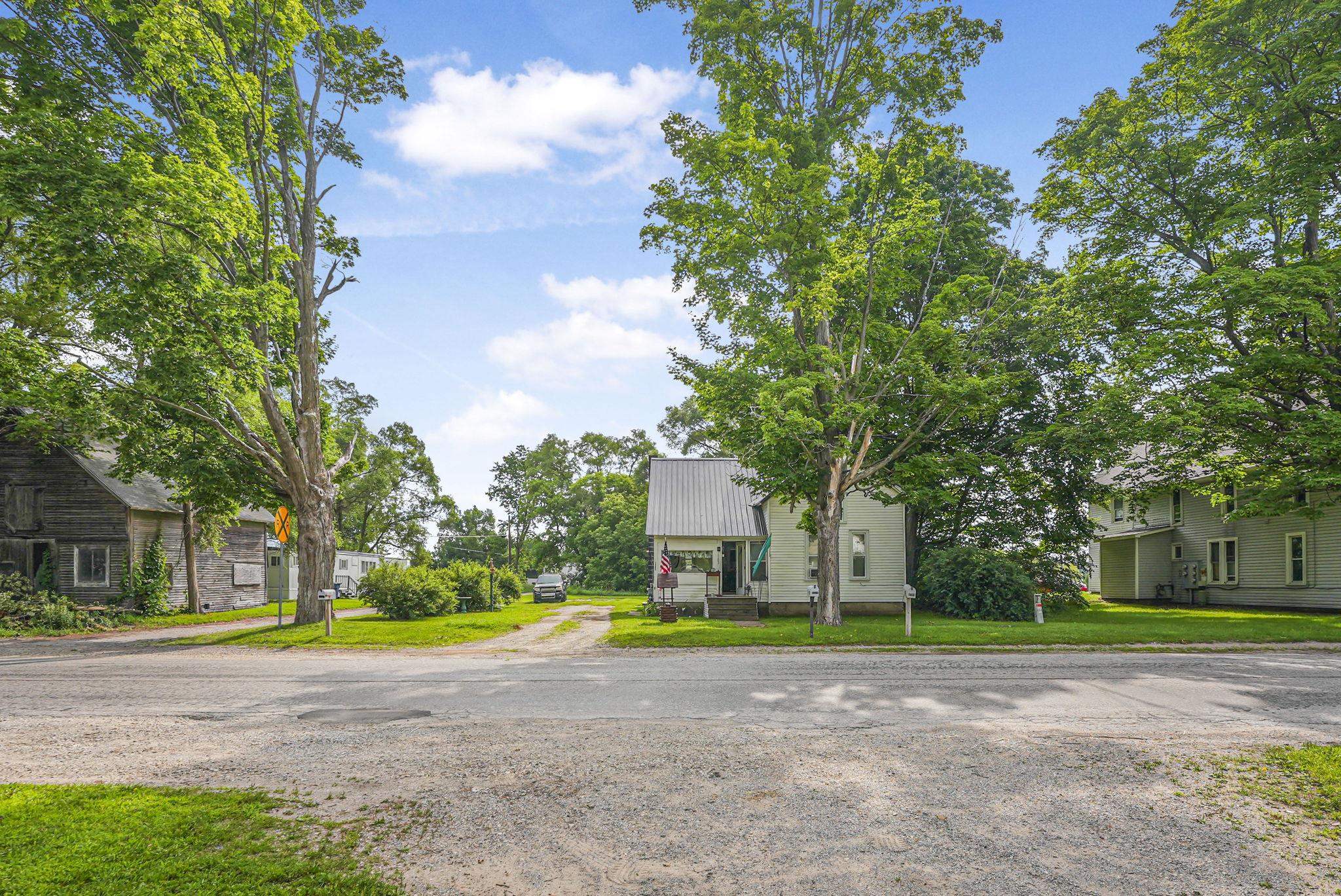 1583 State Street Property Photo 23