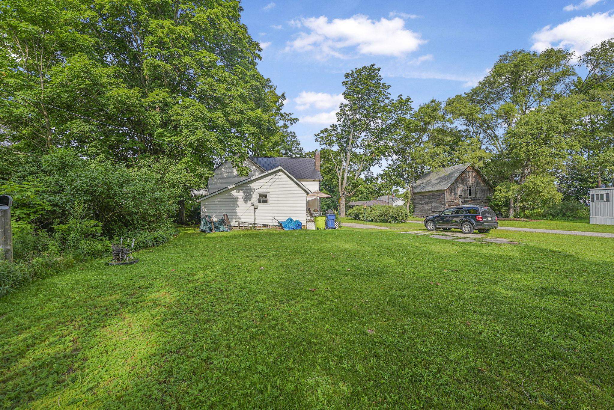1583 State Street Property Photo 24
