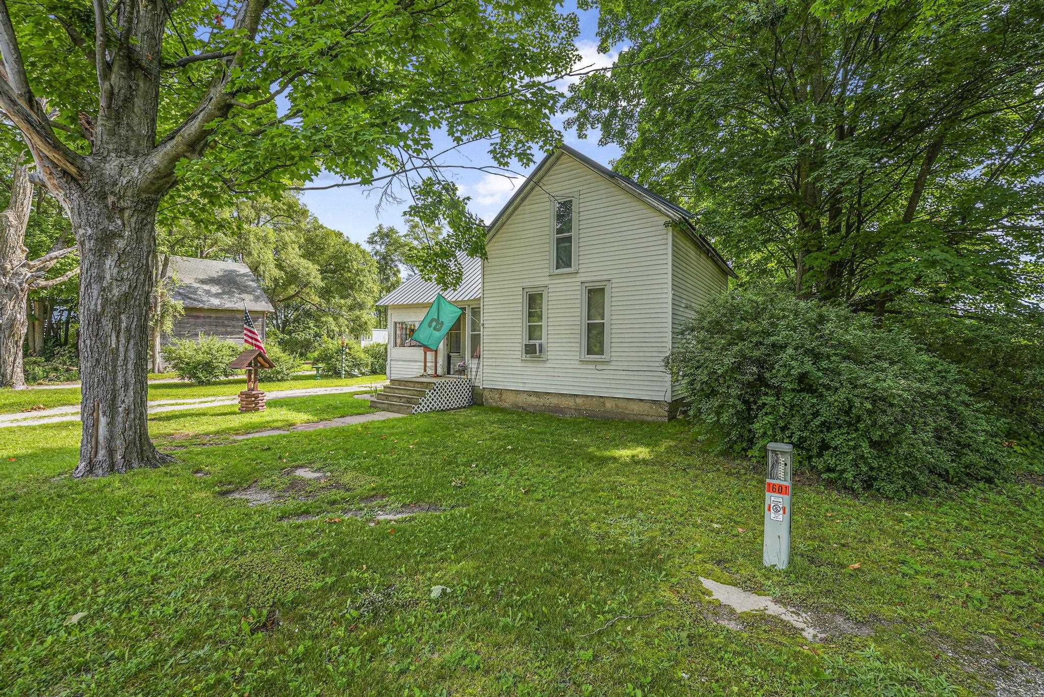1583 State Street Property Photo 29