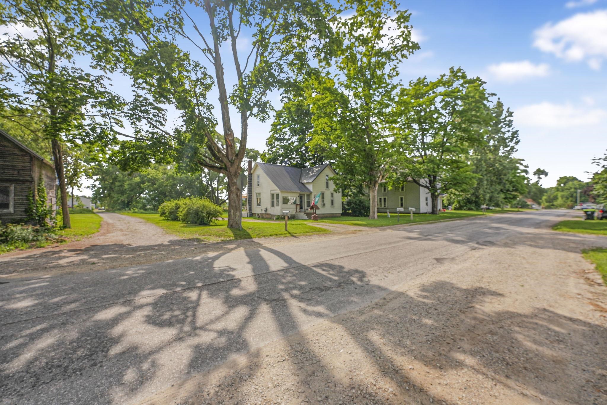 1583 State Street Property Photo 31