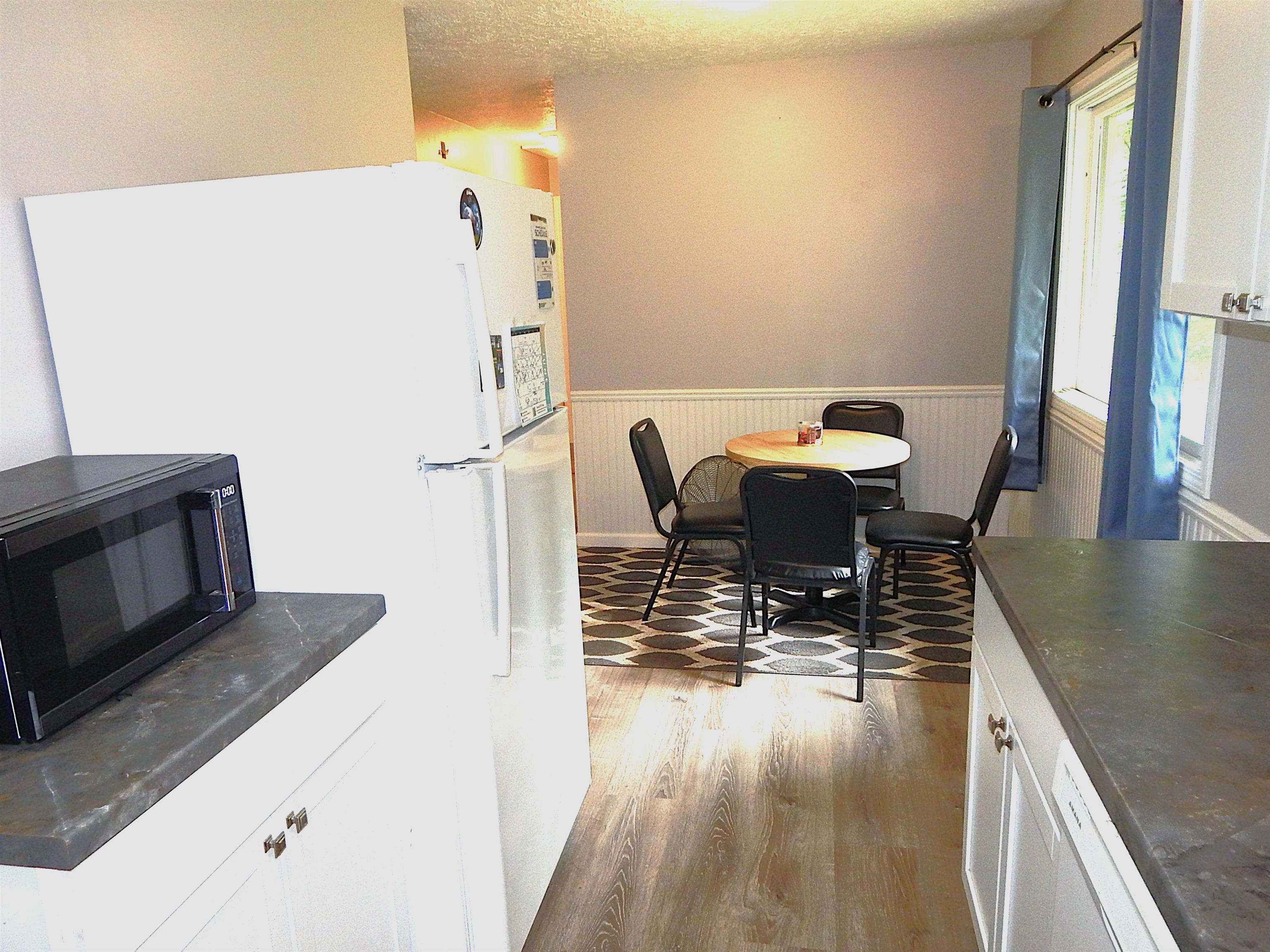 1492 Innwood North Property Photo 4